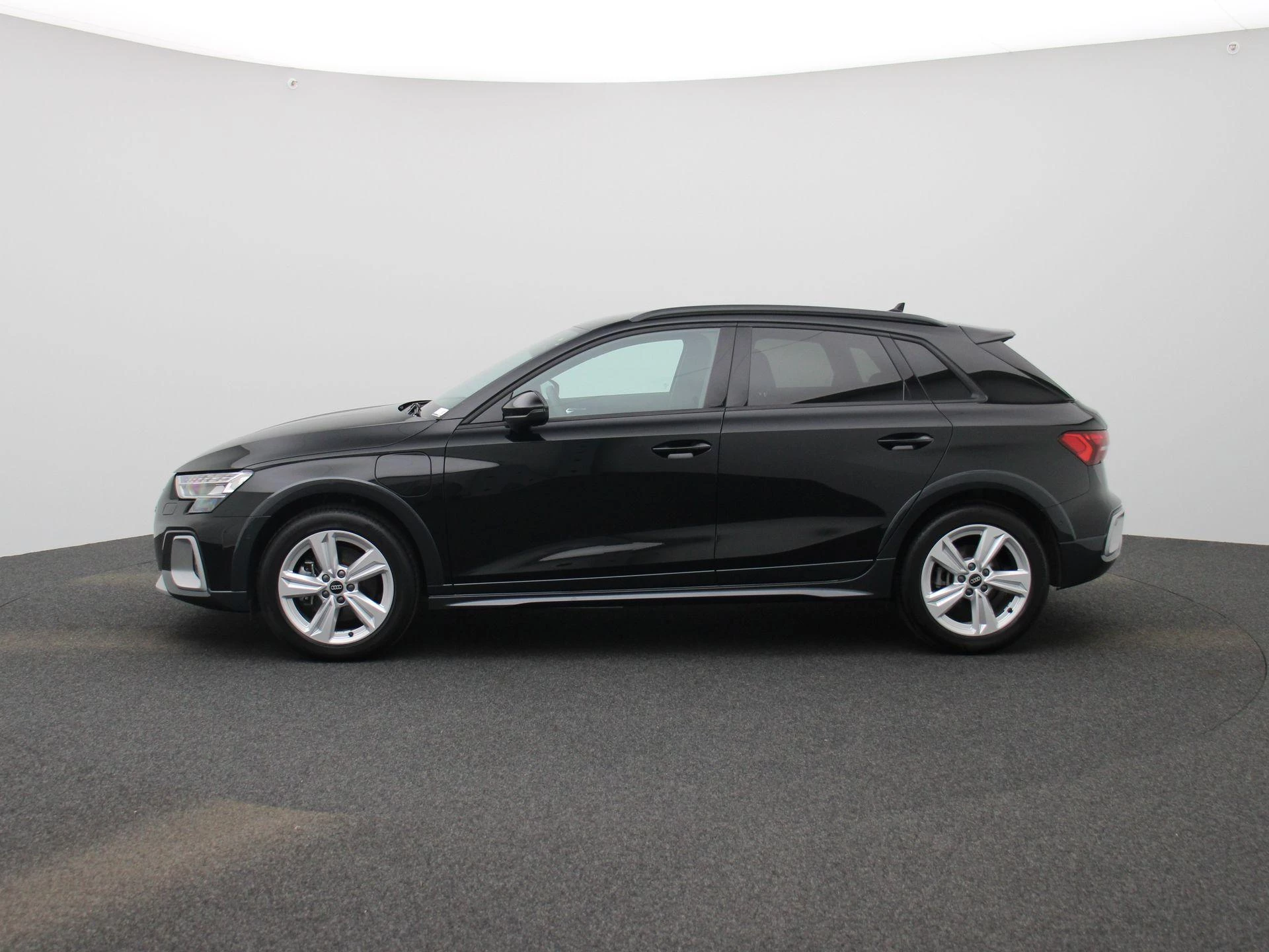 Audi A3 met kenteken 03100 – autofoto 5
