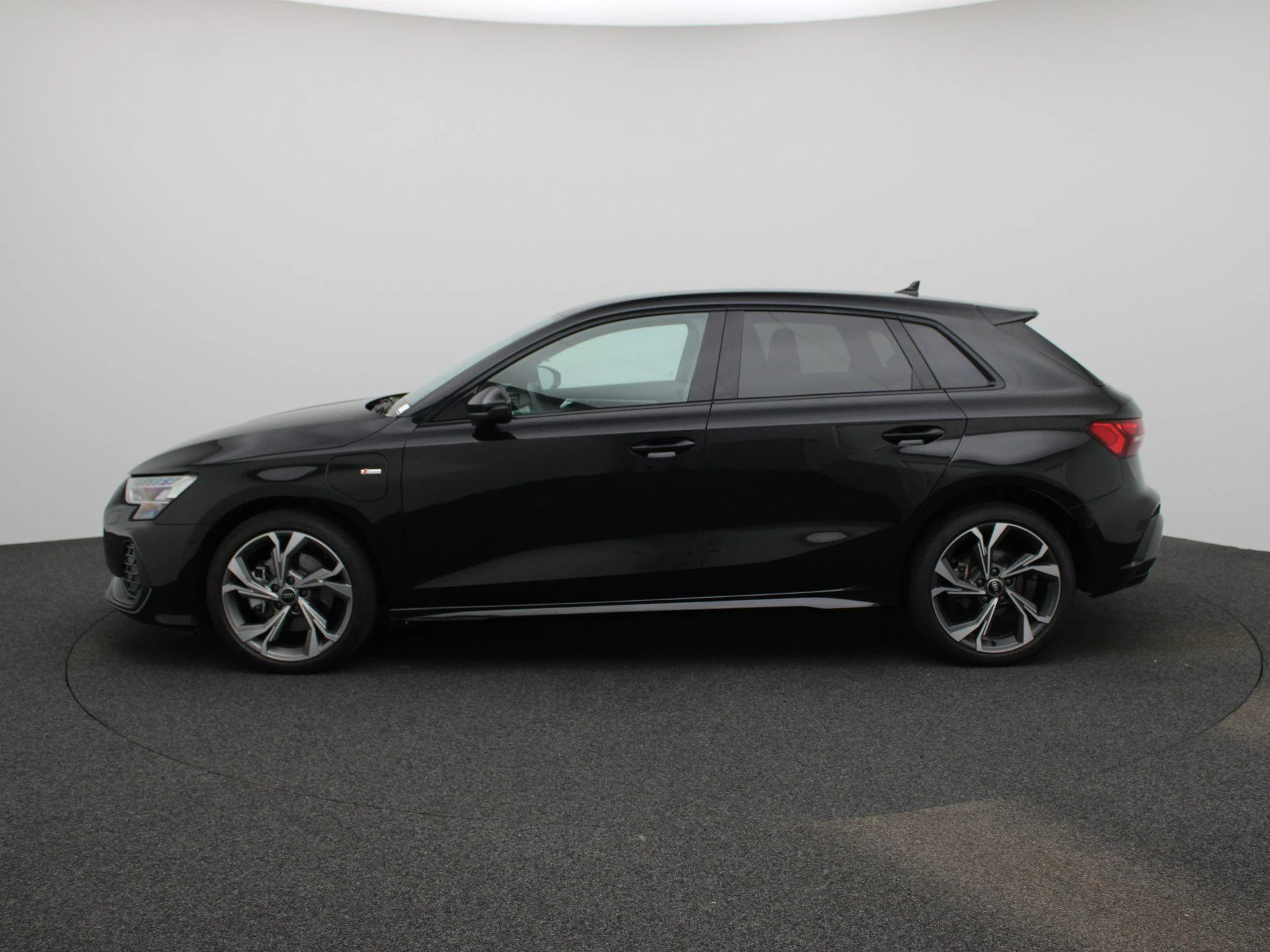 Audi A3 met kenteken 143 – autofoto 5