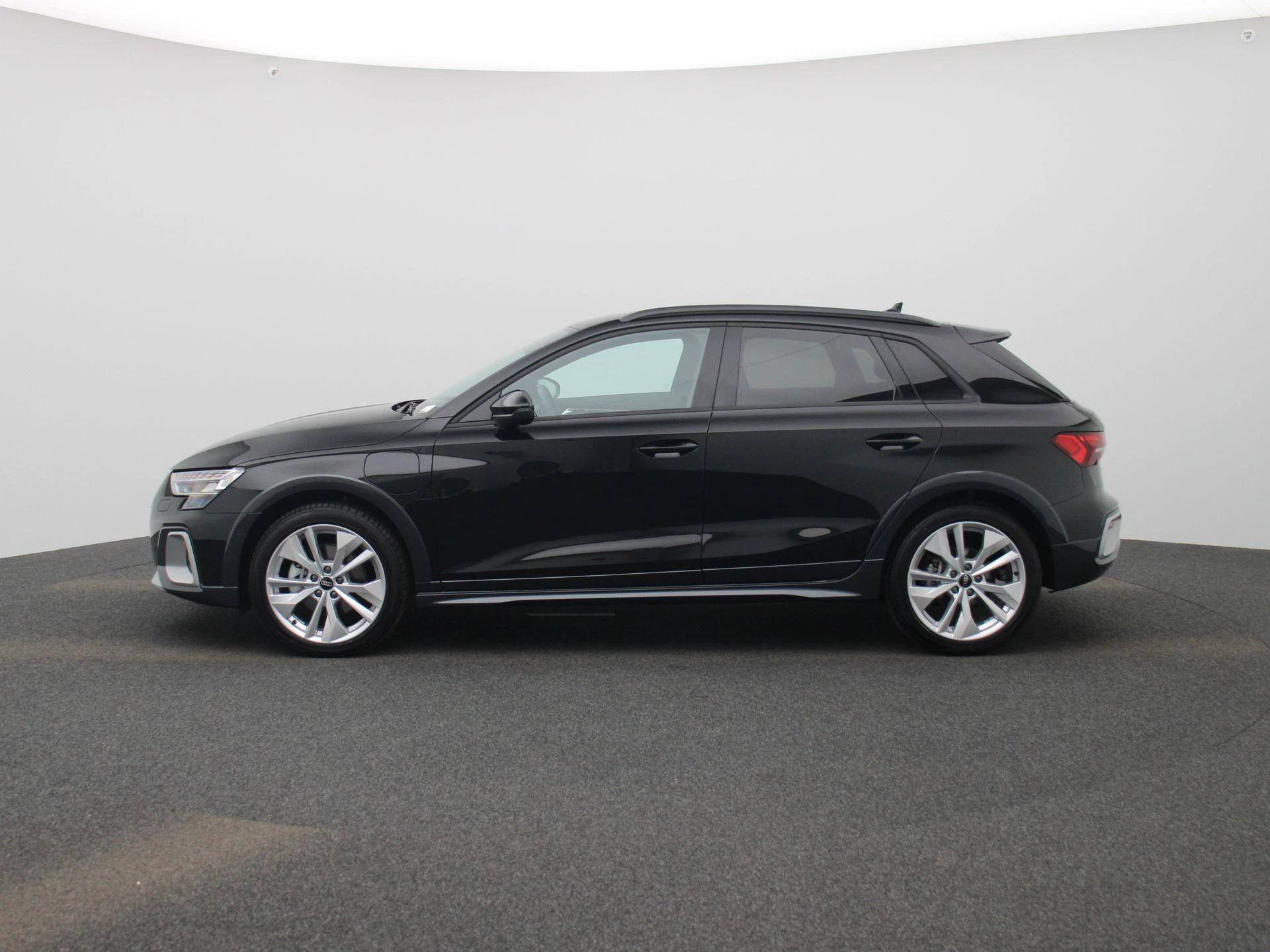 Audi A3 met kenteken 03100 – autofoto 5
