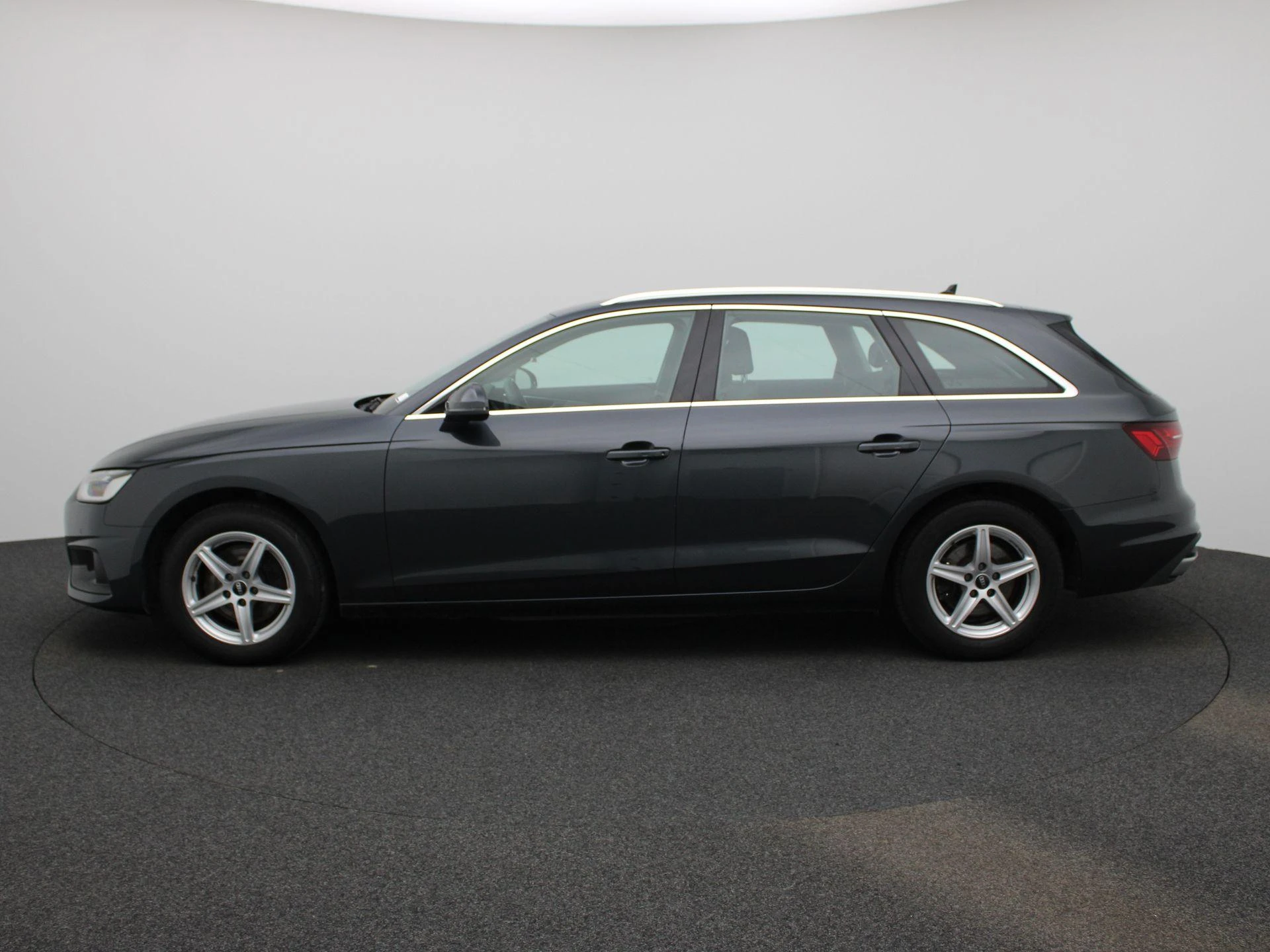 Audi A4 met kenteken 36100 – autofoto 5