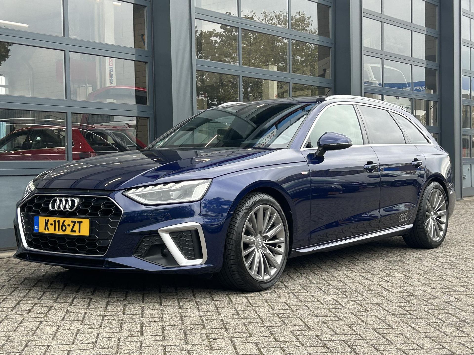 Audi A4 met kenteken K-116-ZT – achteraanzicht