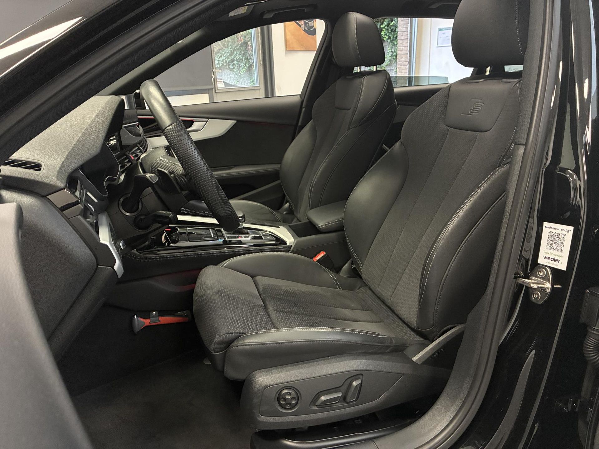 Audi A4 met kenteken X-069-JS – dashboard