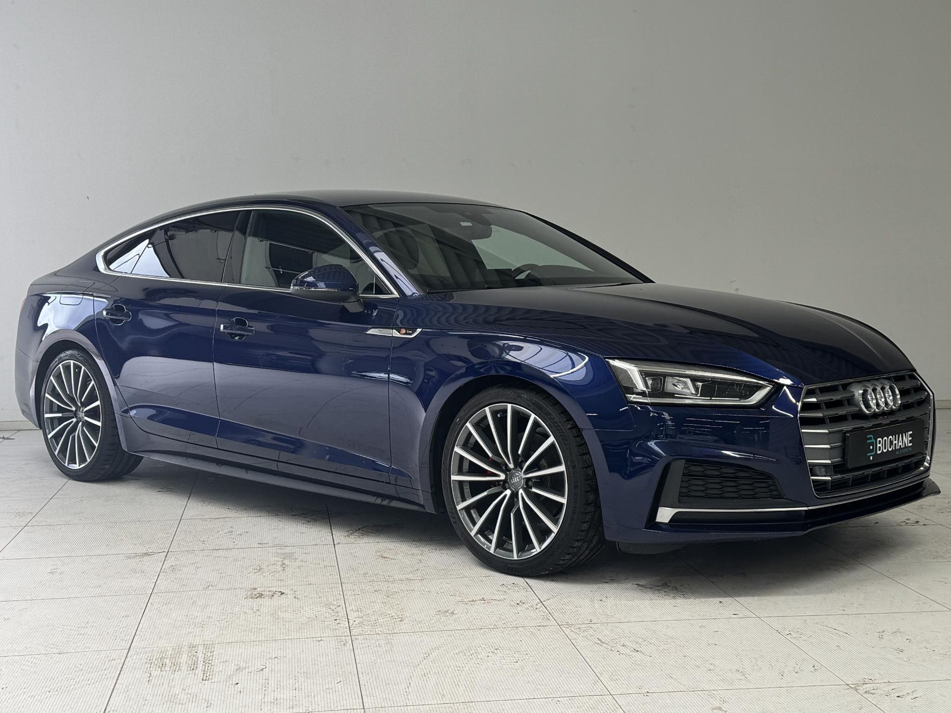 Audi A5 met kenteken H-283-XH – detailfoto