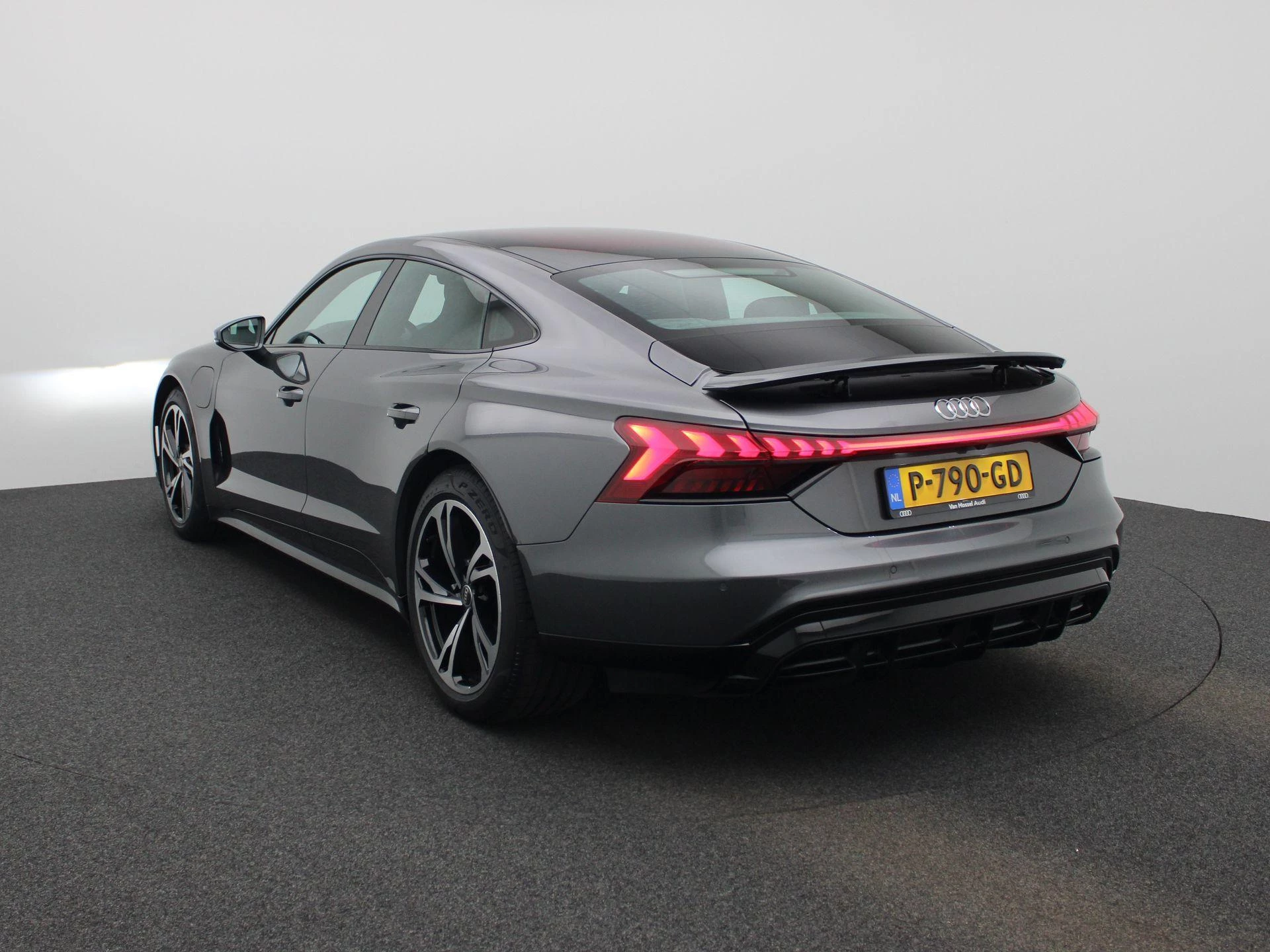 Audi e-tronGT – autofoto 4