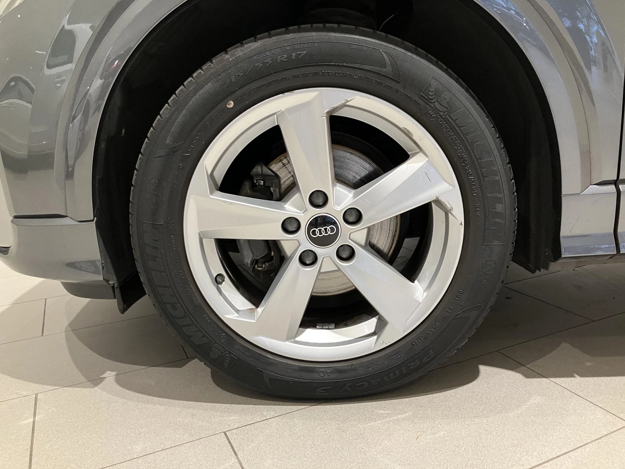 Audi Q2 met kenteken 66100 – autofoto 4