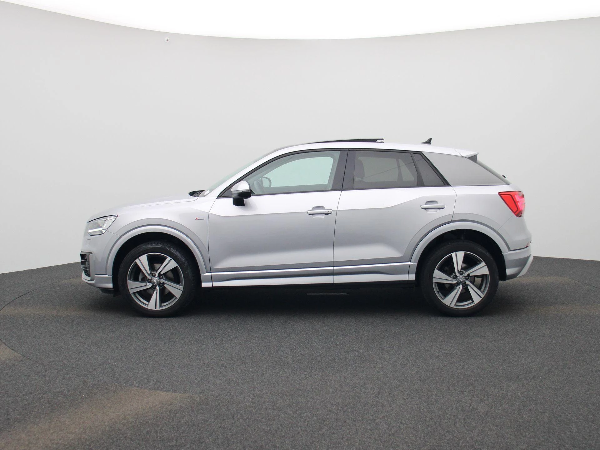 Audi Q2 met kenteken 44100 – autofoto 4