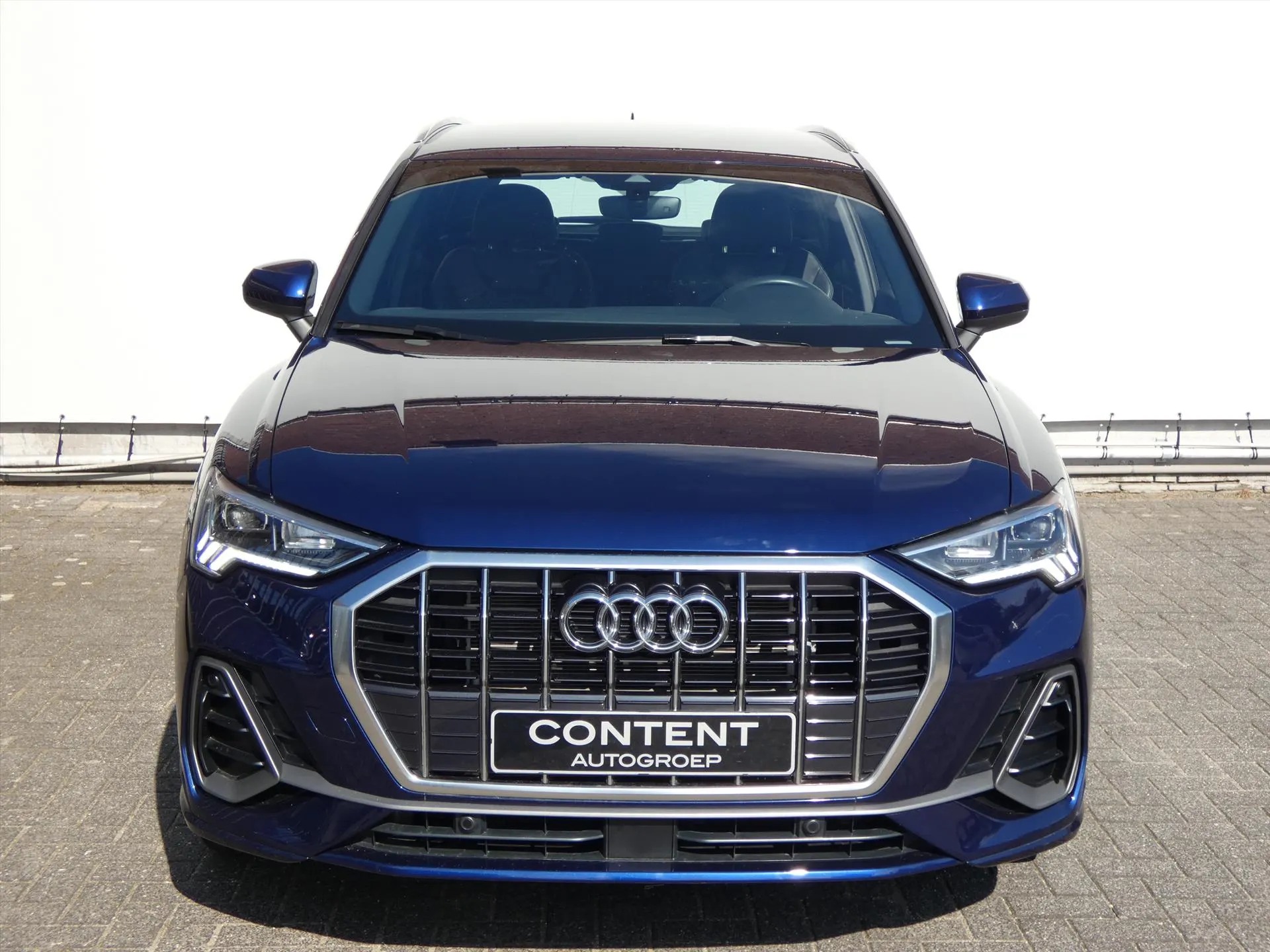 Audi Q3 met kenteken 78517 – achteraanzicht