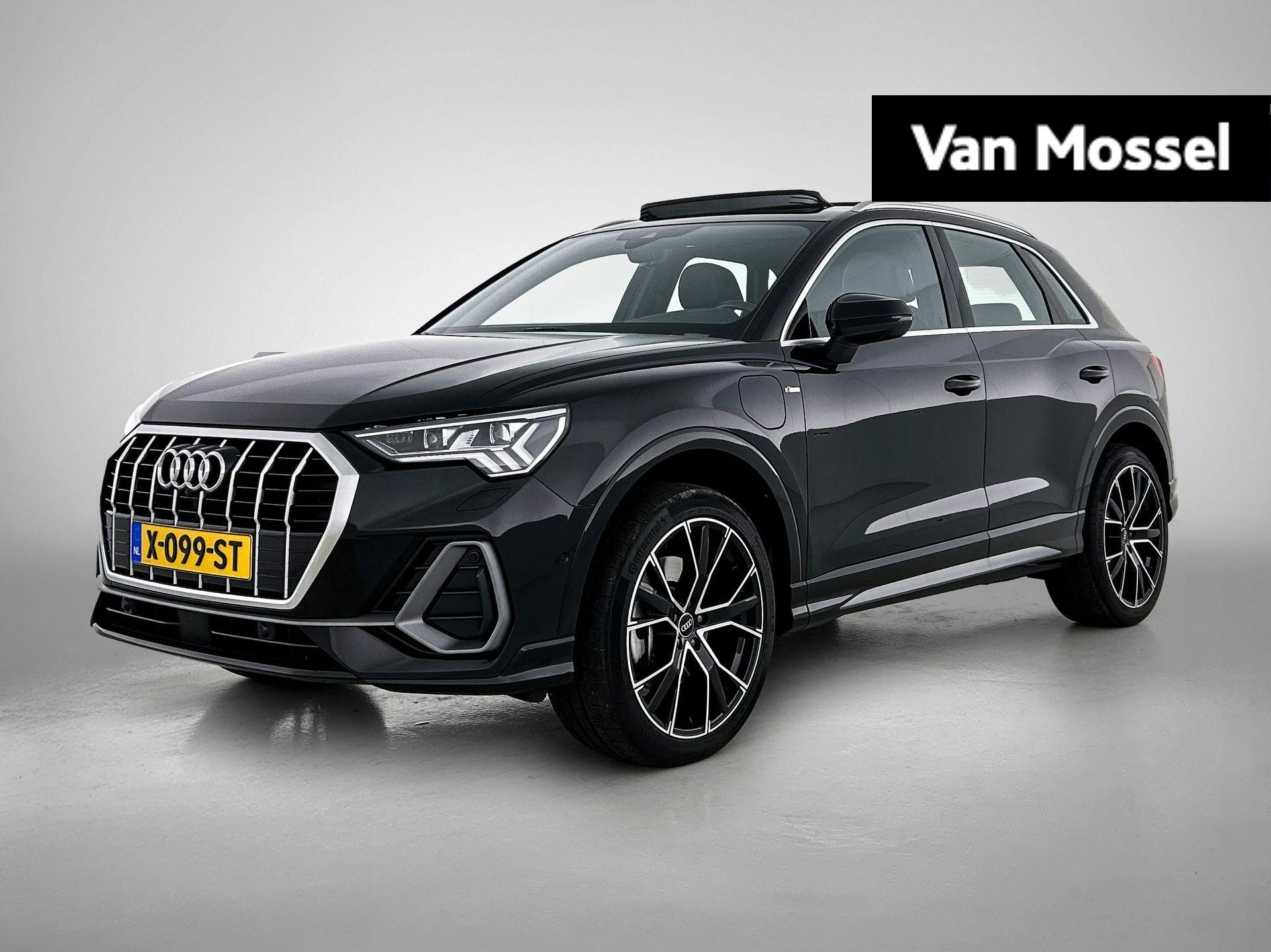 Audi Q3 met kenteken 45 – autofoto 2
