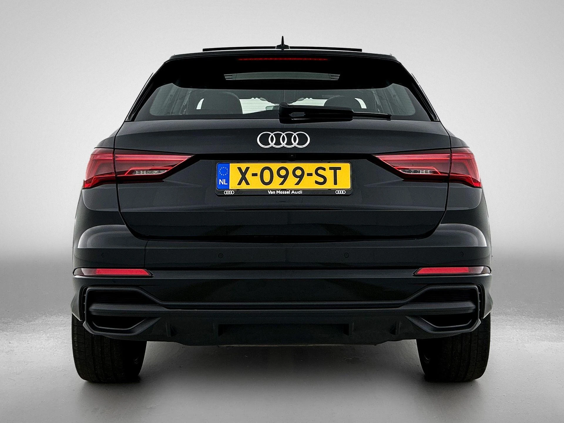 Audi Q3 met kenteken 45 – autofoto 5