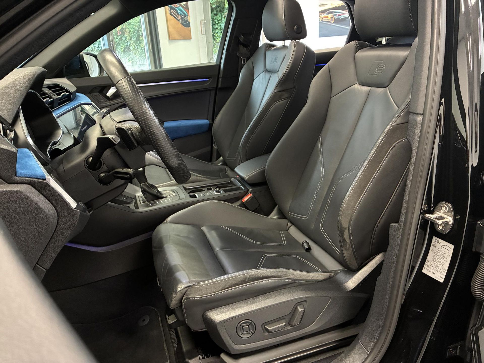 Audi Q3 met kenteken G-883-JB – dashboard