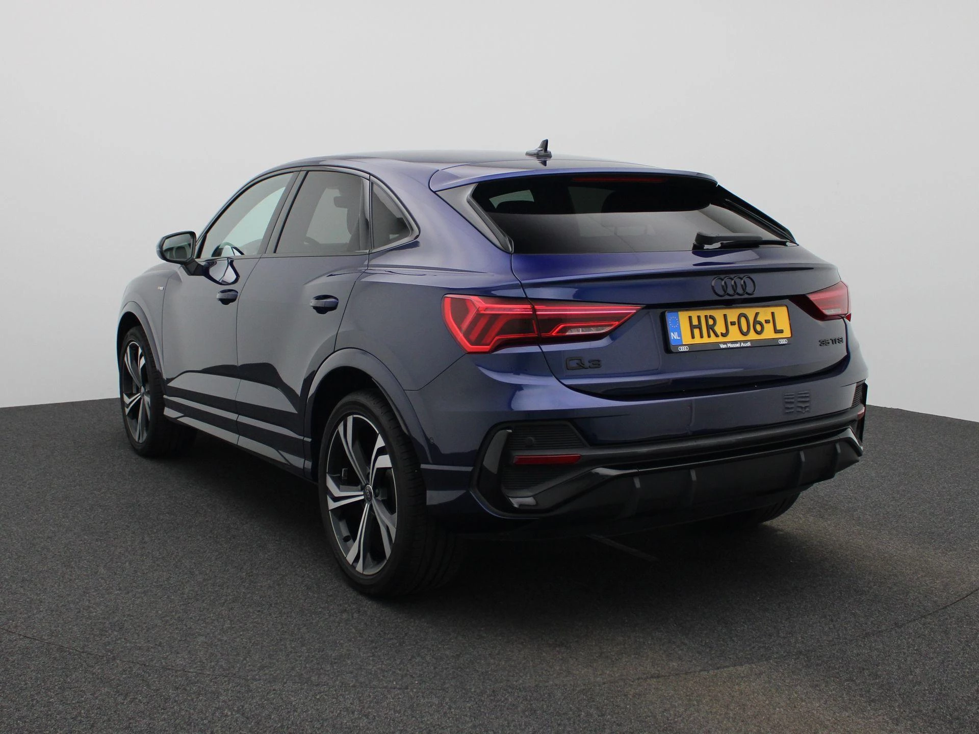Audi Q3 met kenteken HRJ-06-L – autofoto 4