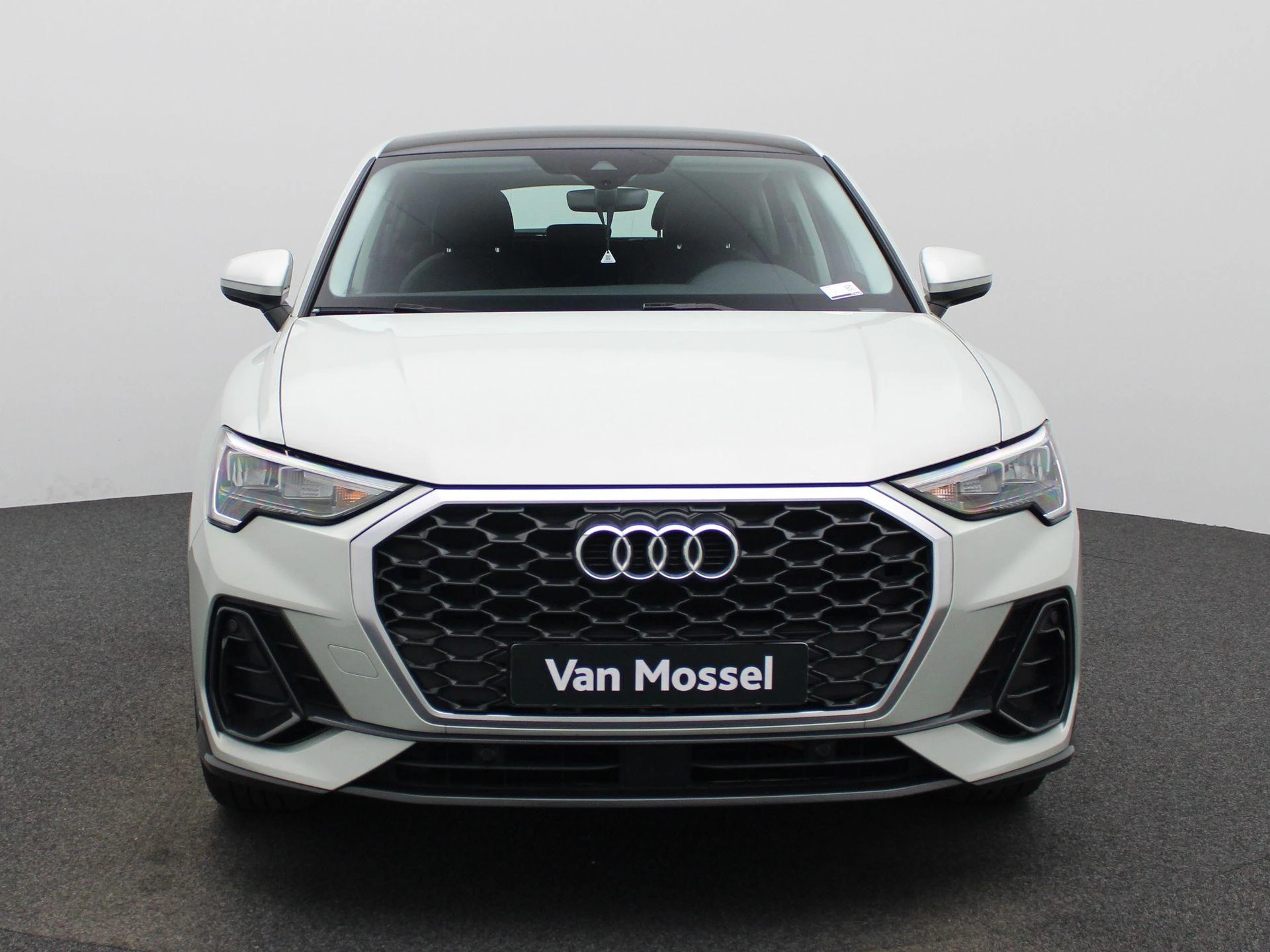 Audi Q3 met kenteken KDV-01-R – autofoto 4
