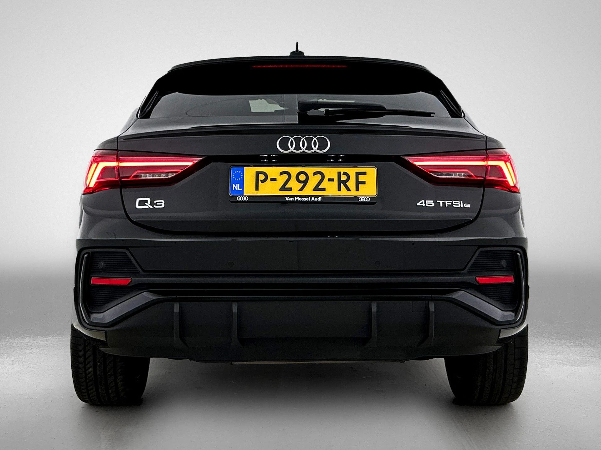 Audi Q3 met kenteken P-292-RF – autofoto 5