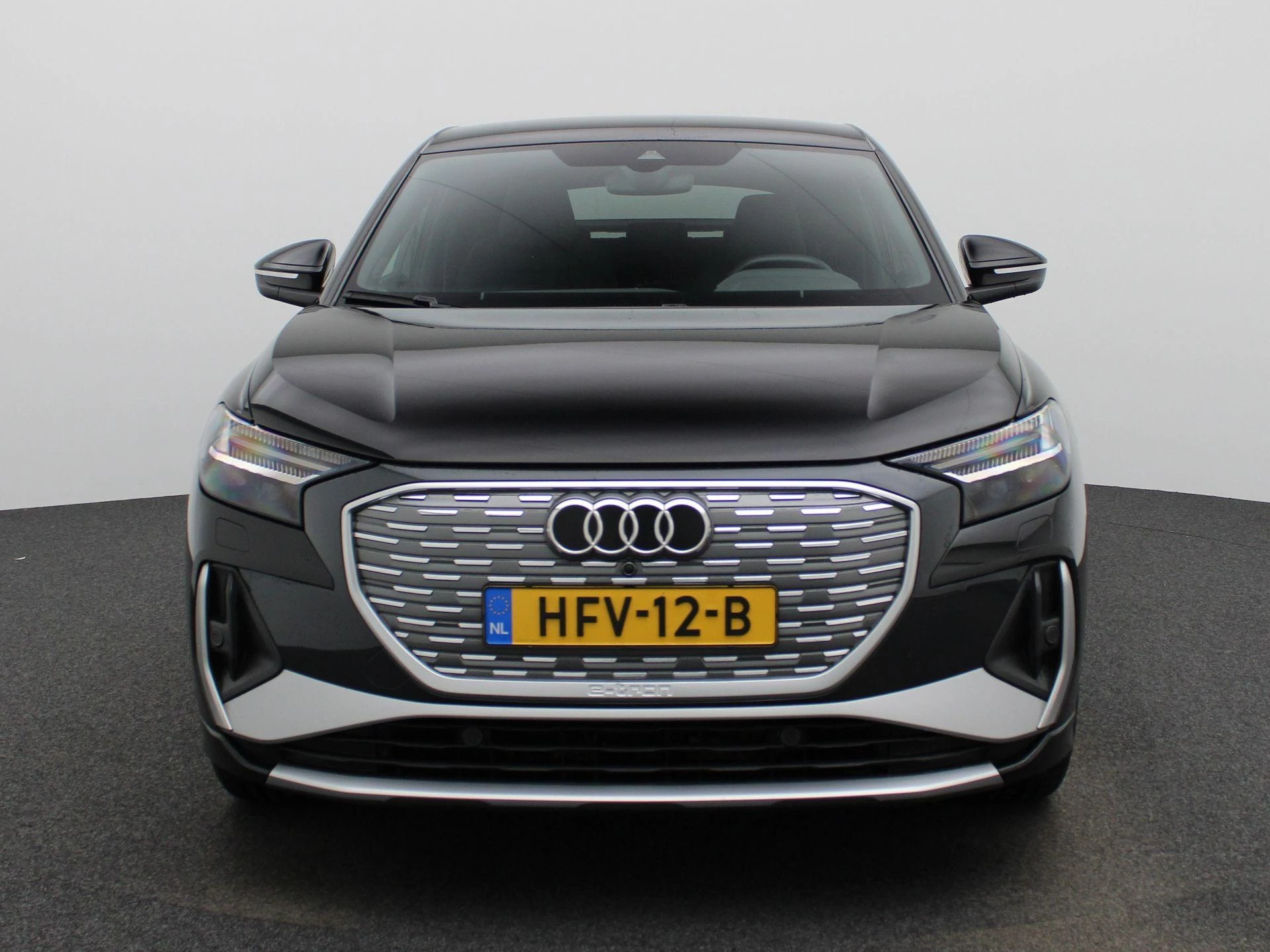 Audi Q4 Sportbacke-tron – autofoto 3