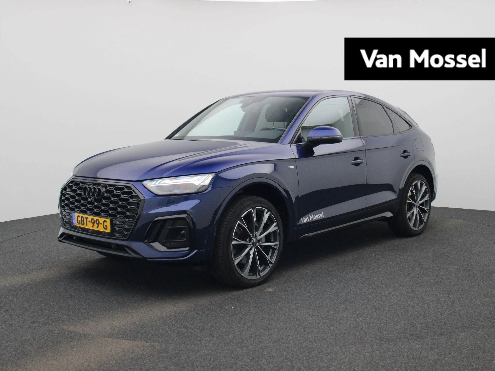 Audi Q5 met kenteken 18100 – autofoto 2