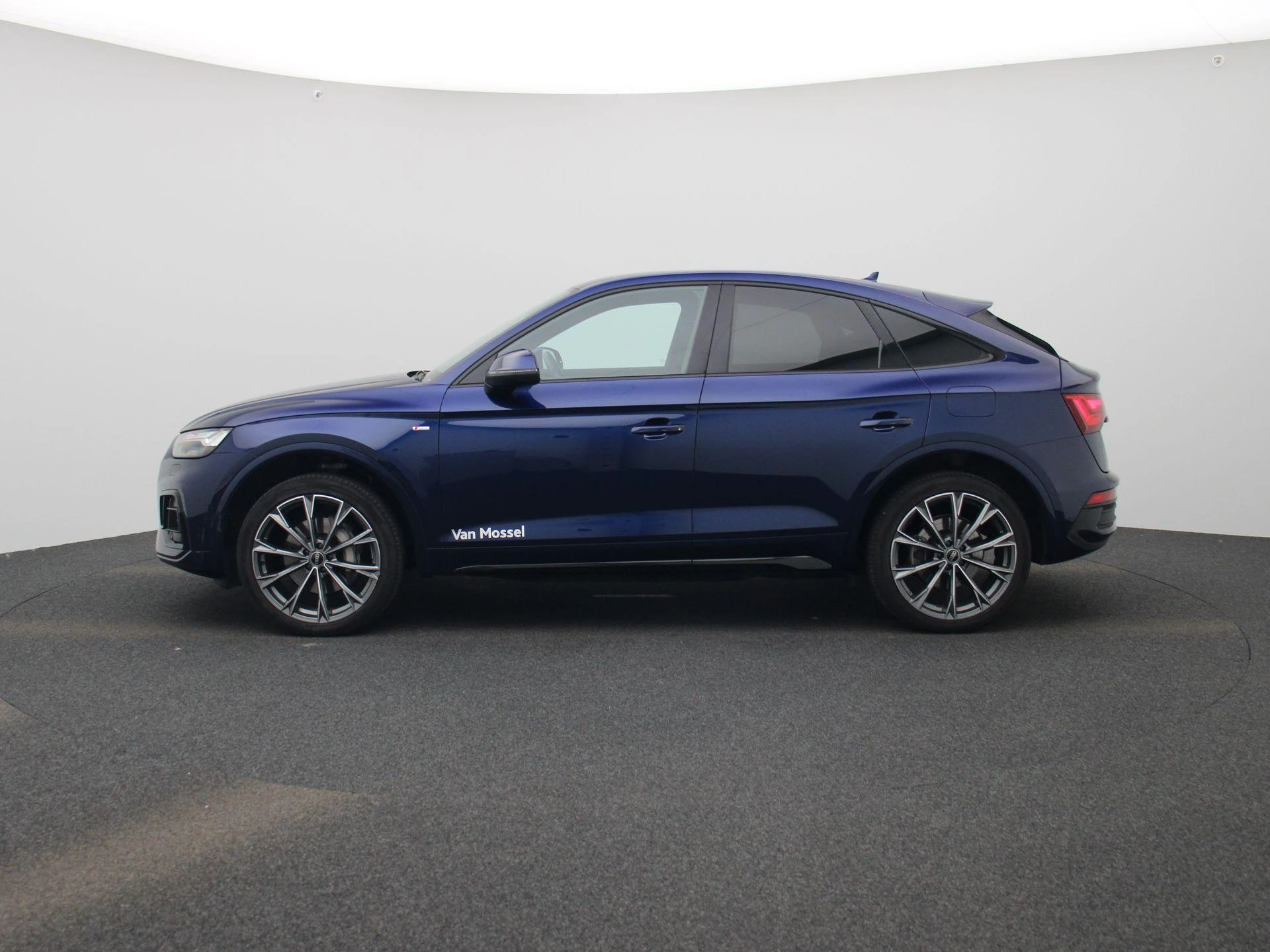 Audi Q5 met kenteken 18100 – autofoto 5
