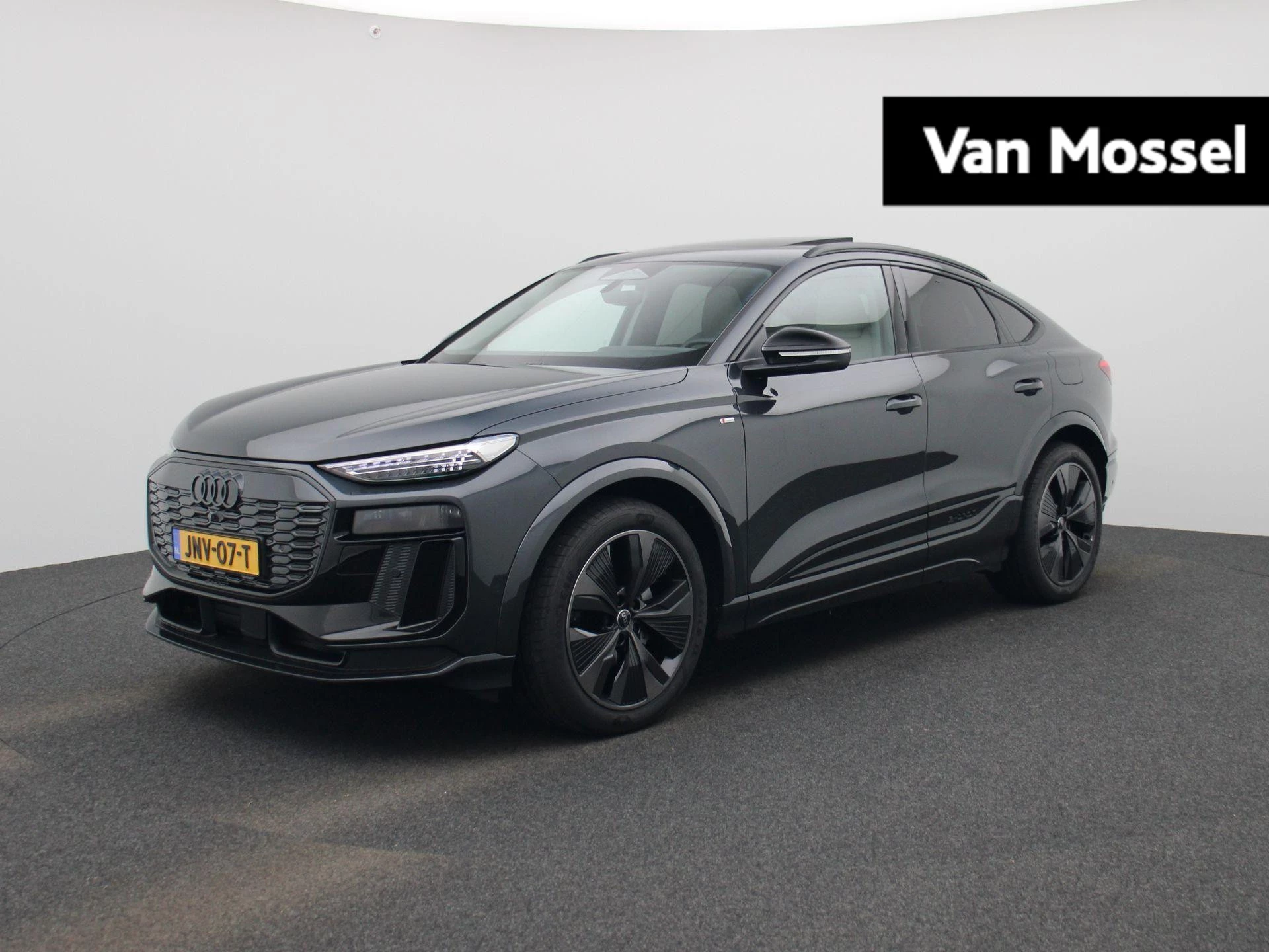 Audi Q6 e-tron – autofoto 2