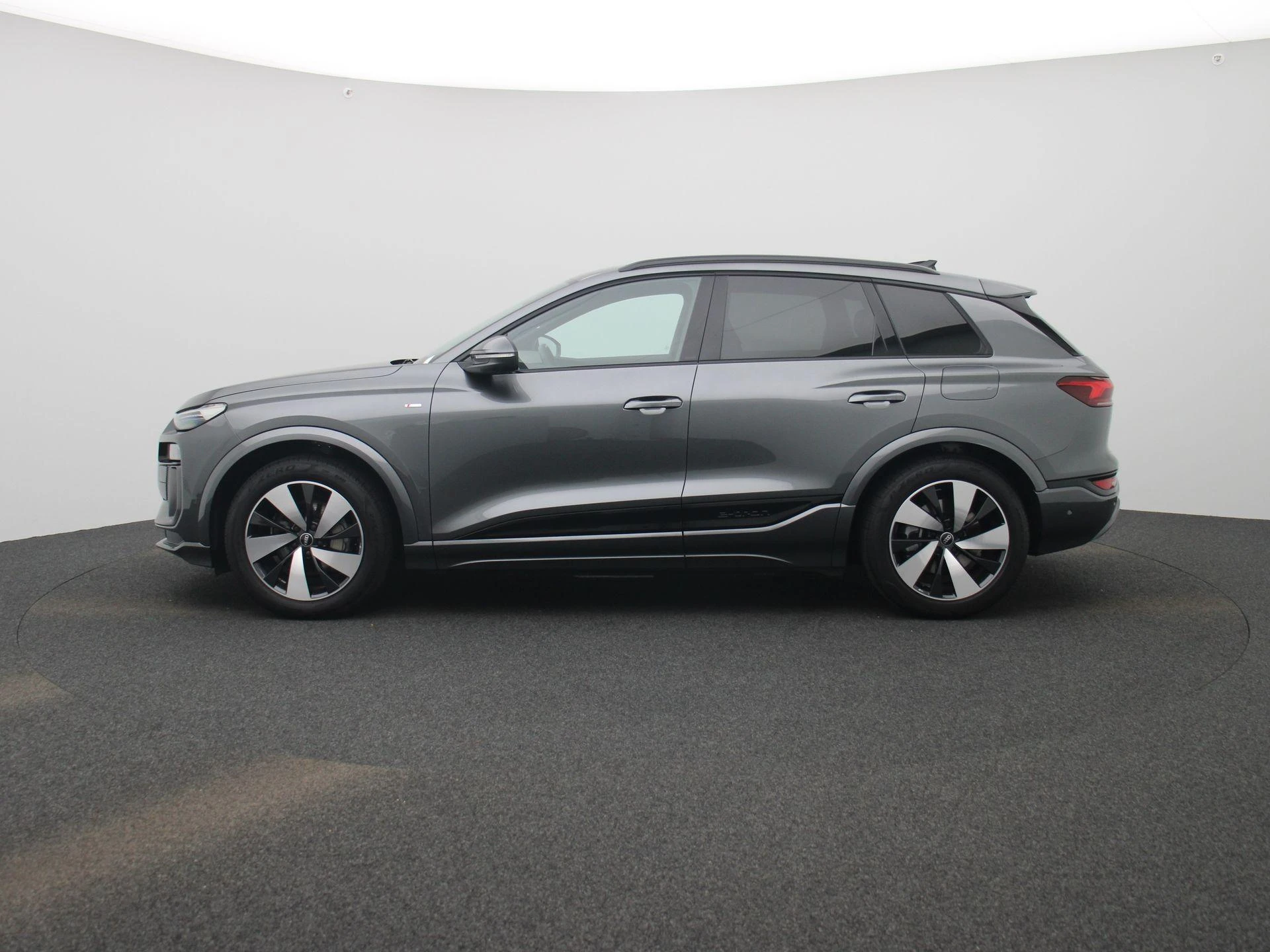 Audi Q6 e-tron – autofoto 5