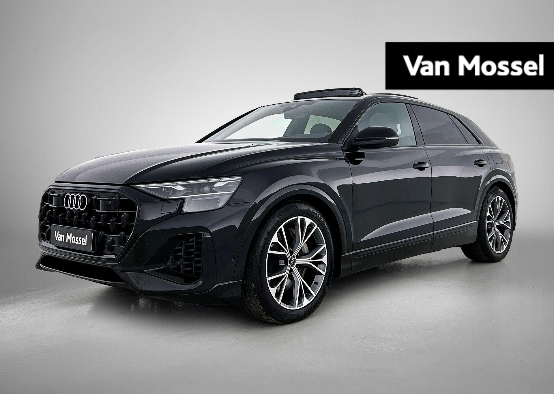 Audi Q8 met kenteken 38100 – autofoto 2