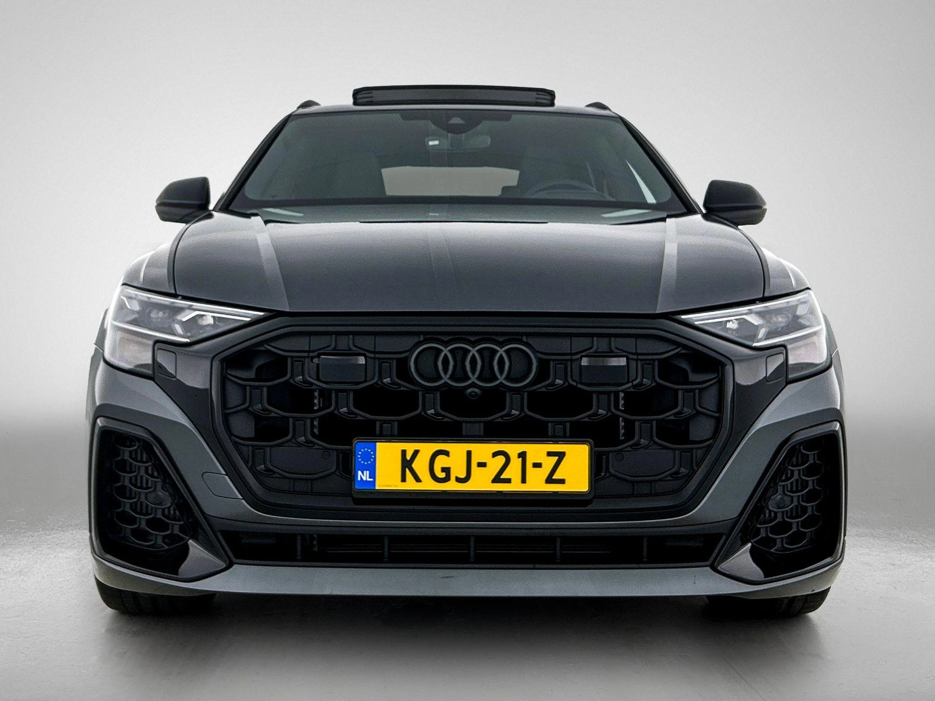 Audi Q8 met kenteken KGJ-21-Z – autofoto 4