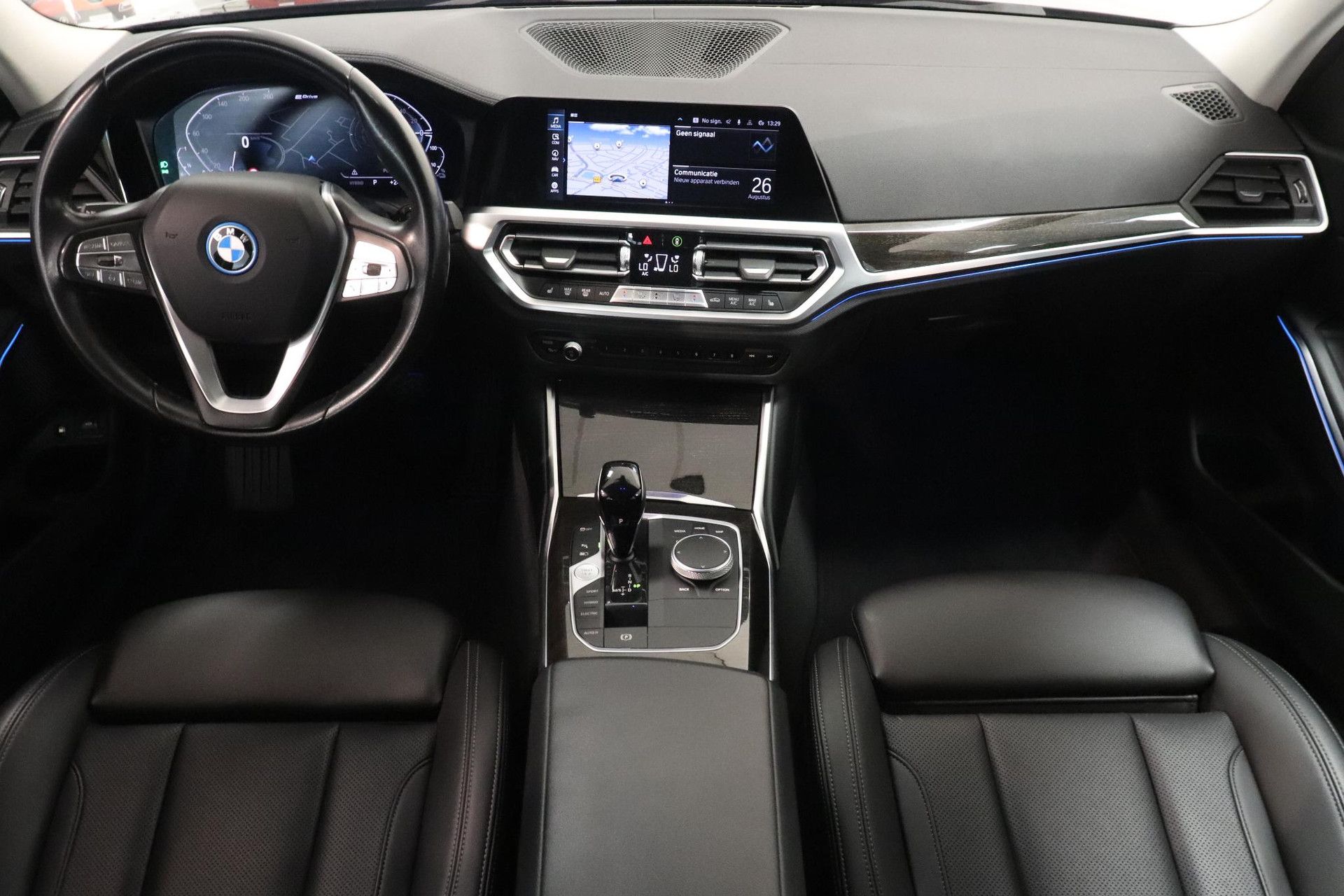 BMW 3-Serie met kenteken GJF-53-V – interieur