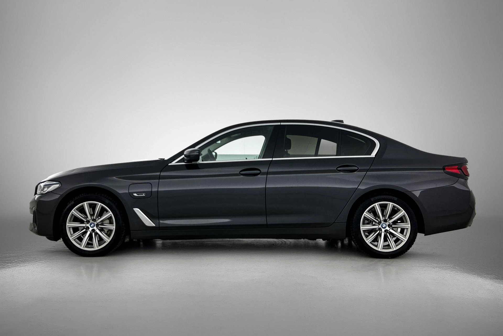 BMW 5-serie met kenteken 14100 – autofoto 3