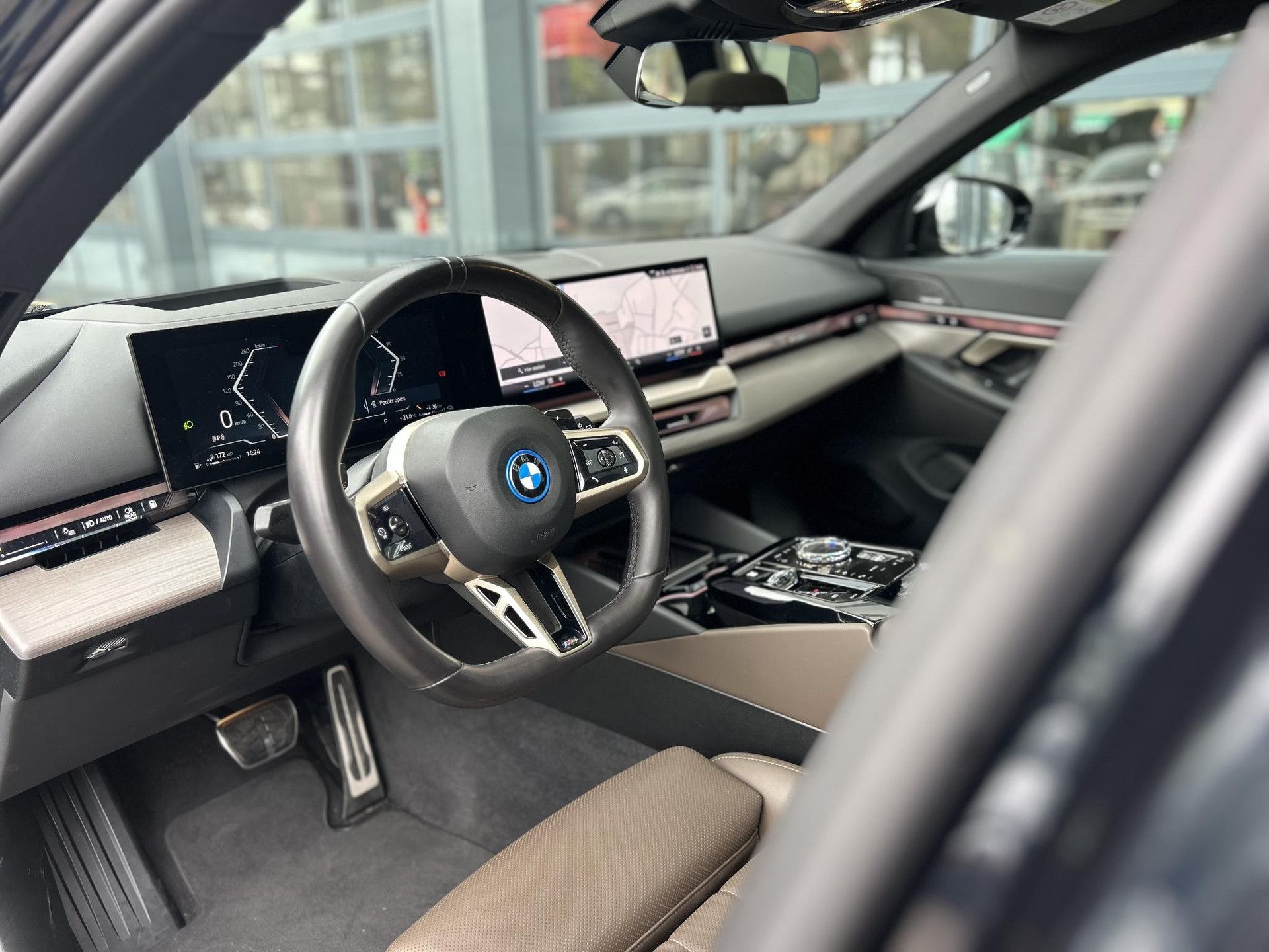 BMW 5-serie met kenteken GZP-21-F – interieur