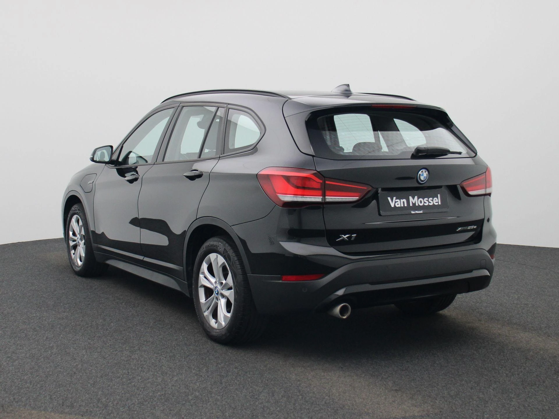 BMW X1 met kenteken 17100 – autofoto 3