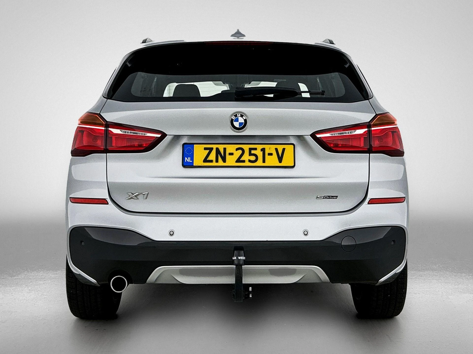 BMW X1 met kenteken 70100 – autofoto 5