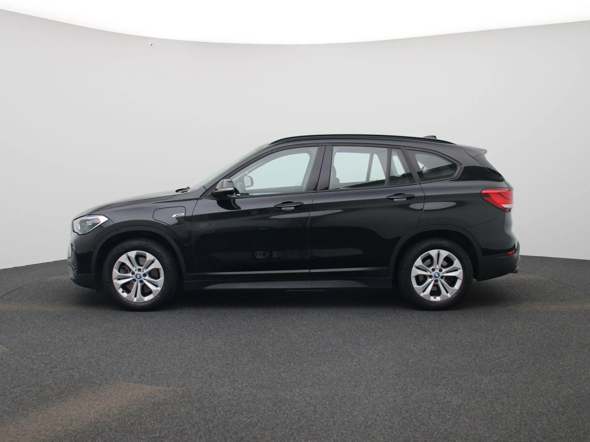 BMW X1 met kenteken 17100 – autofoto 5