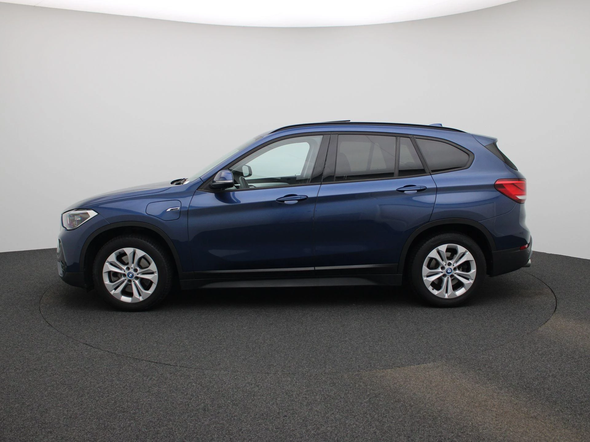 BMW X1 met kenteken 17100 – autofoto 5