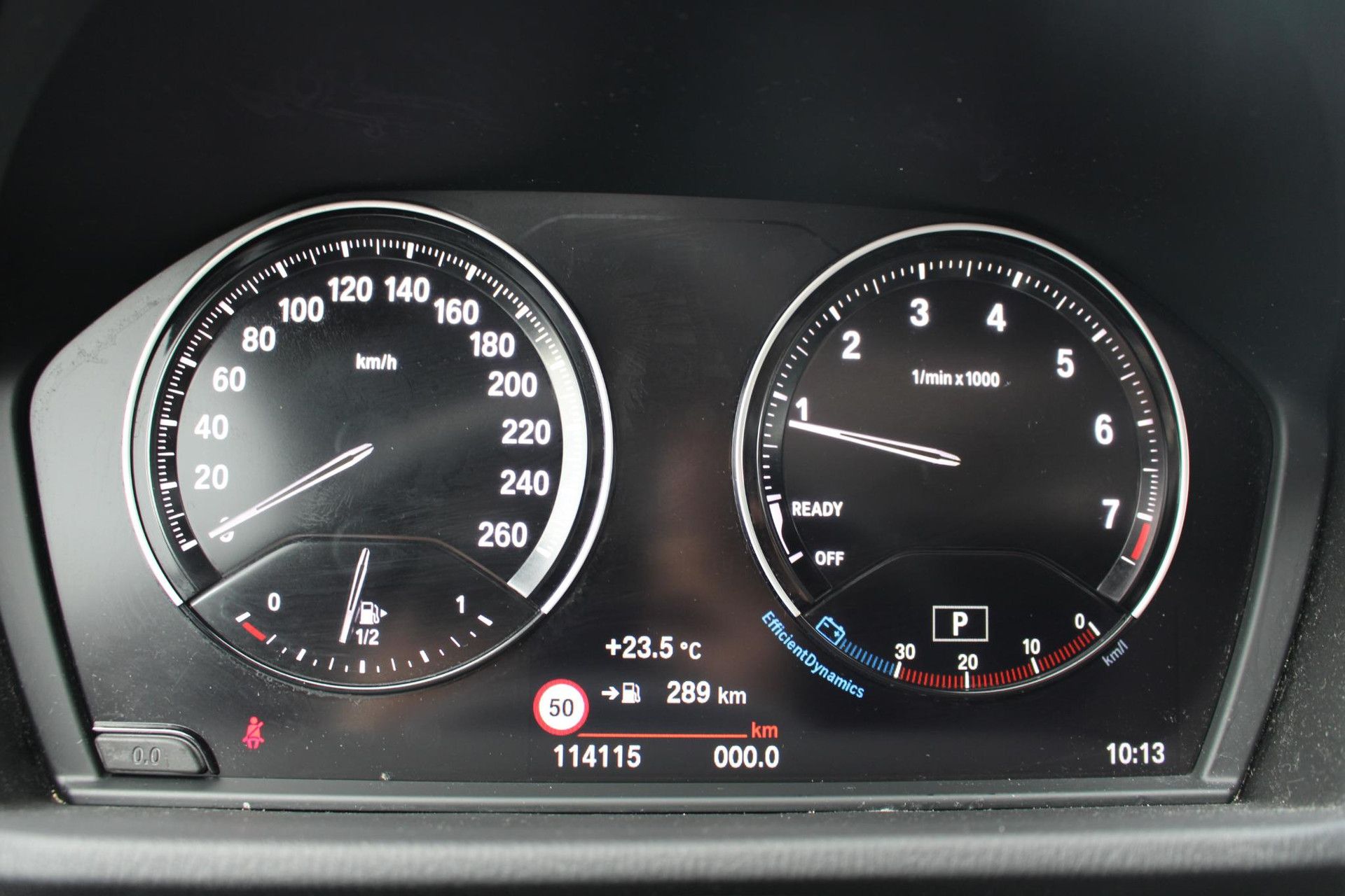BMW X1 met kenteken G-674-DN – dashboard