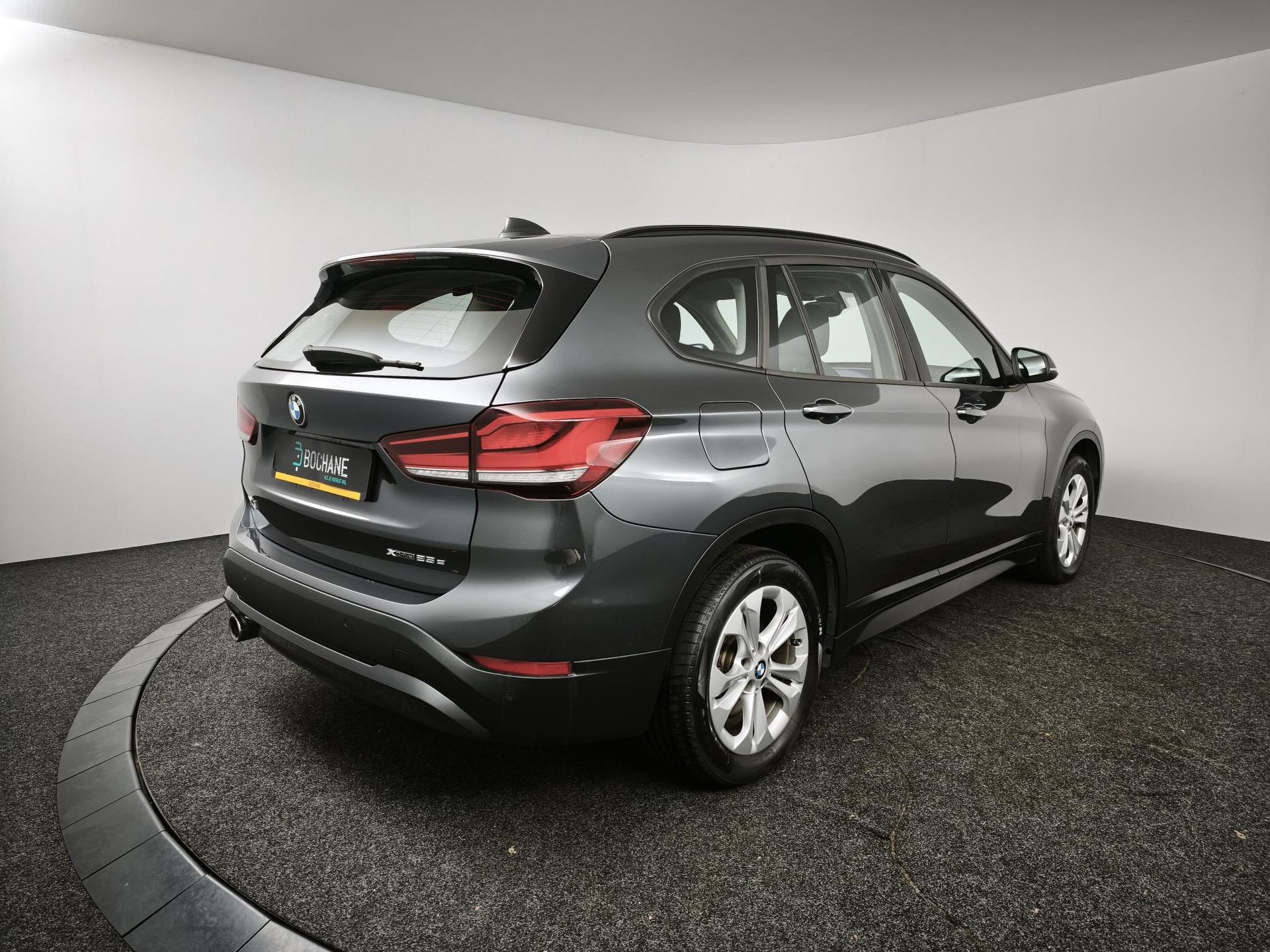 BMW X1 met kenteken KRR-79-R – achteraanzicht