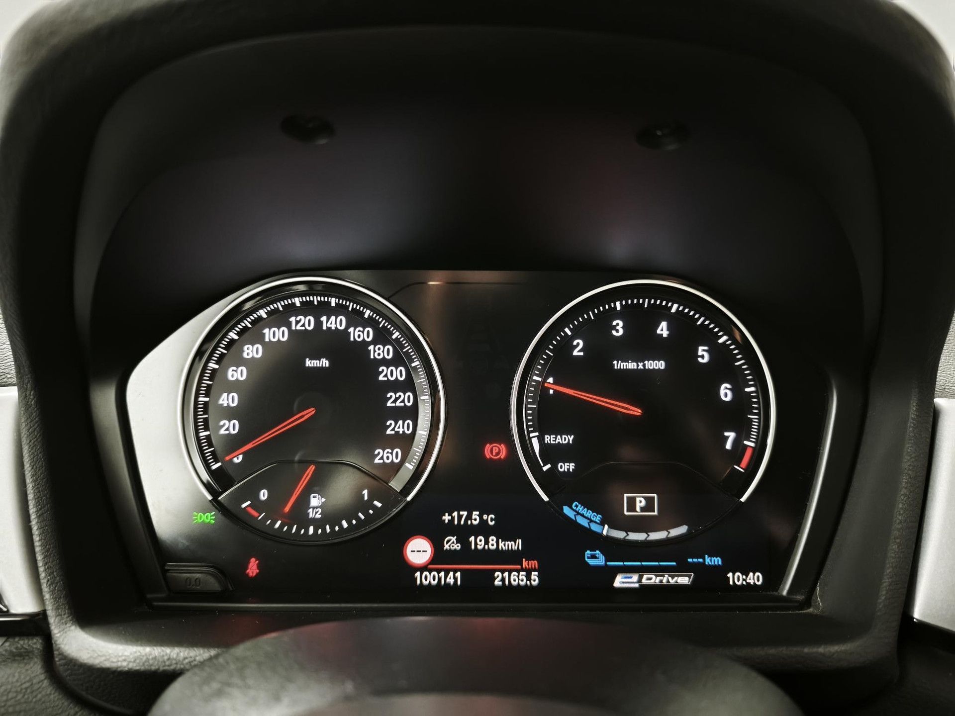 BMW X1 met kenteken KRR-79-R – dashboard