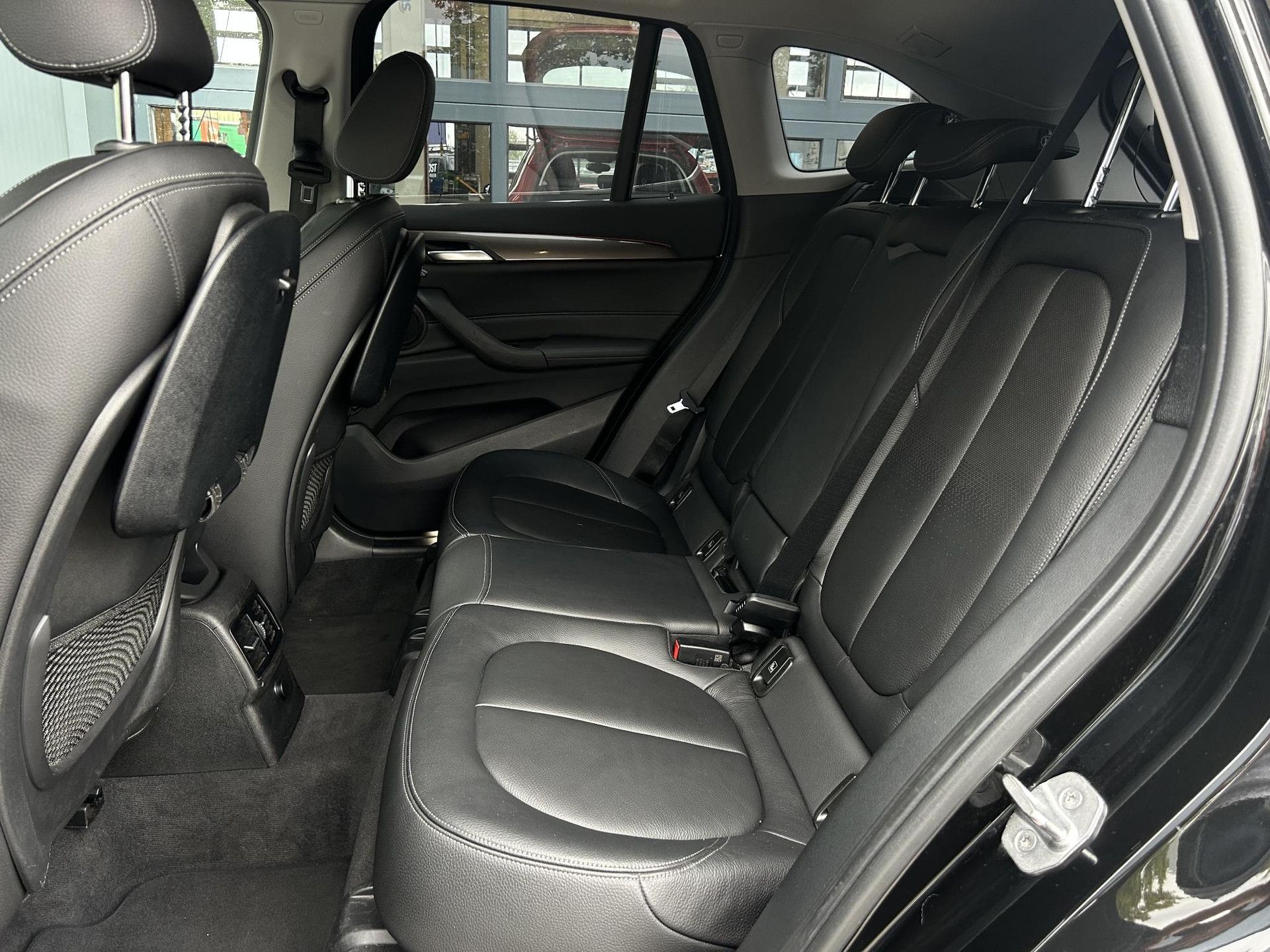 BMW X1 met kenteken TV-473-X – detailfoto