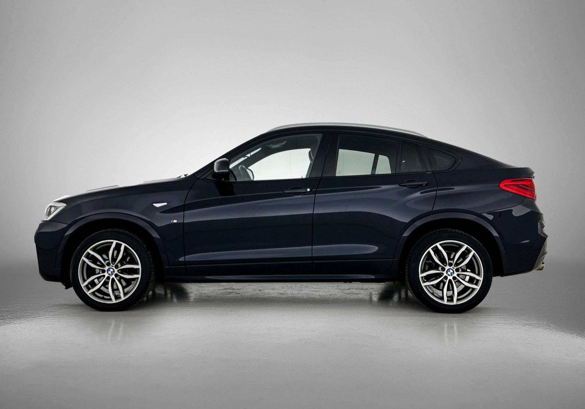 BMW X4 met kenteken 72100 – autofoto 4