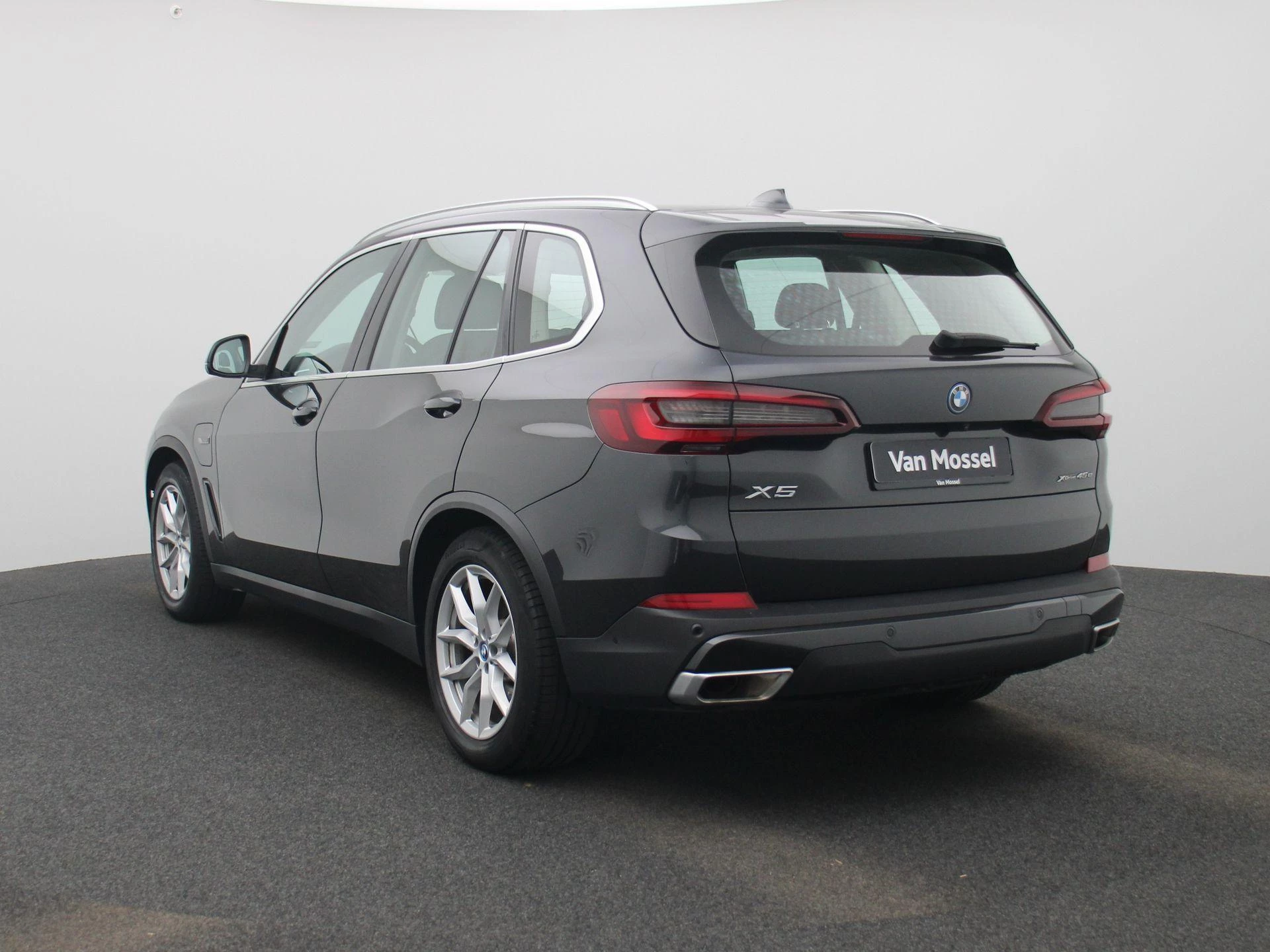 BMW X5 met kenteken 12100 – autofoto 3