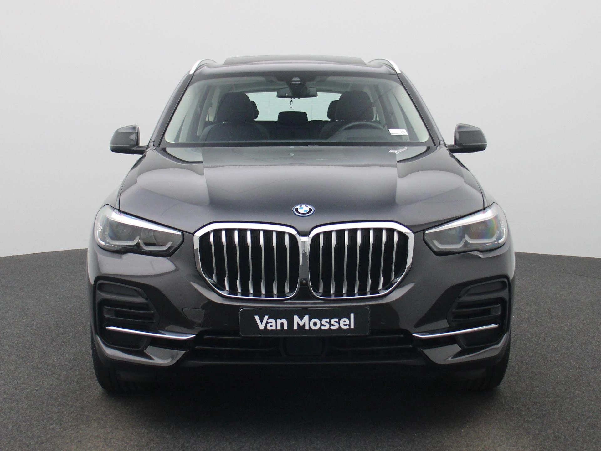 BMW X5 met kenteken 12100 – autofoto 4