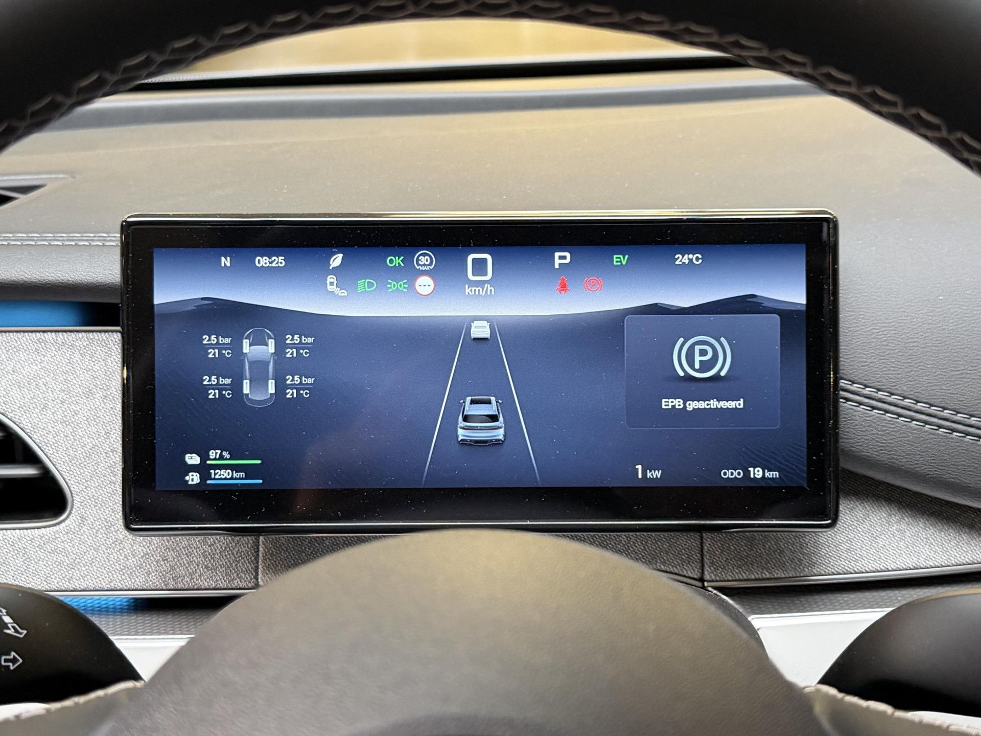 BYD SEAL met kenteken KTJ-92-G – dashboard