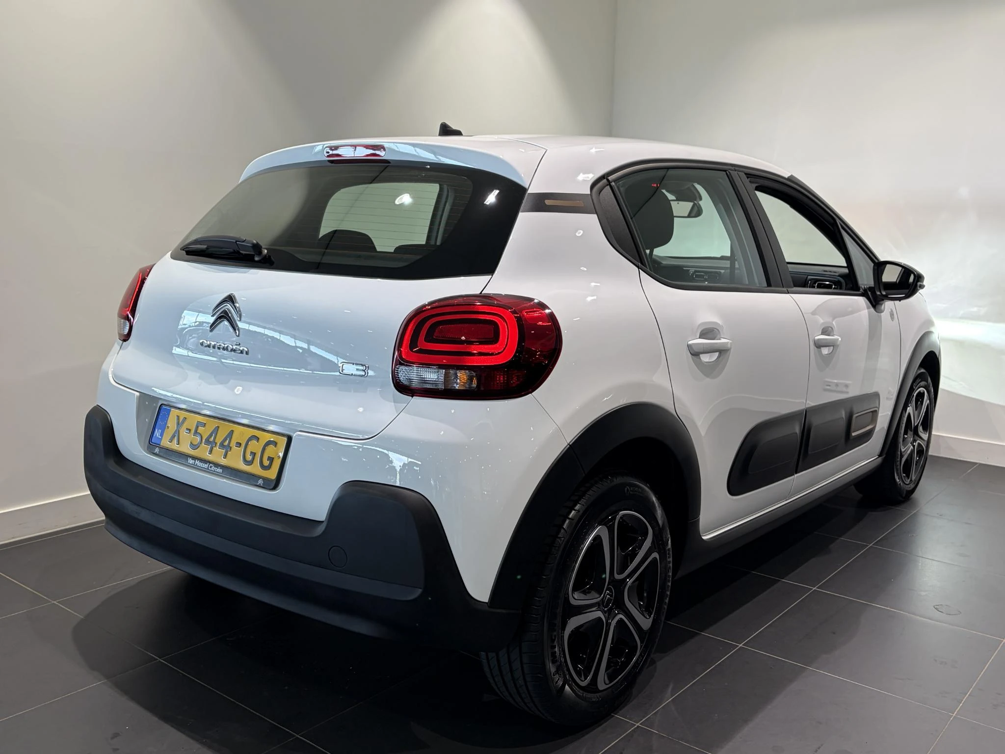 Citroën C3 met kenteken X-544-GG – autofoto 5