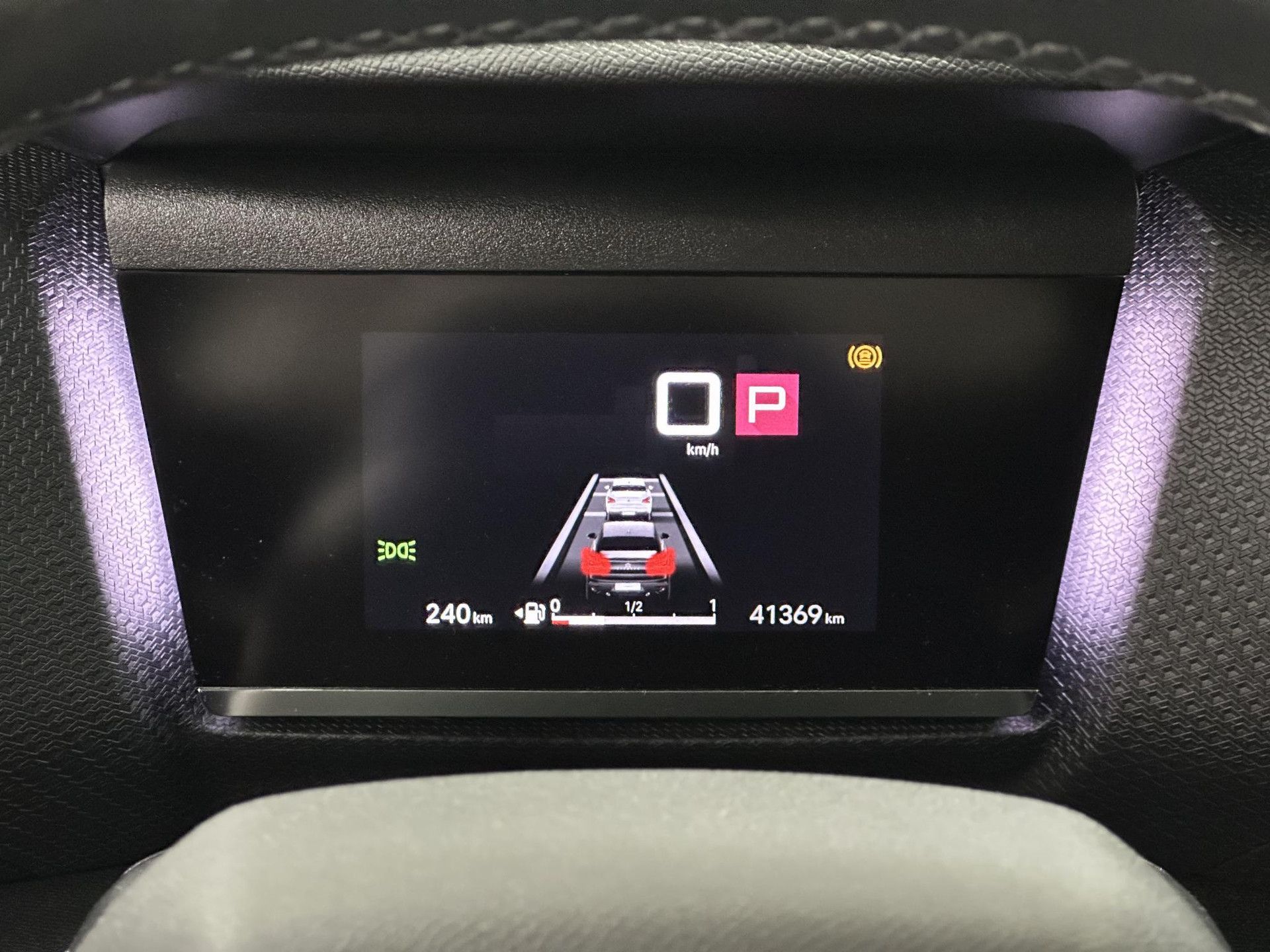 Citroën C4X met kenteken JRJ-10-P – dashboard