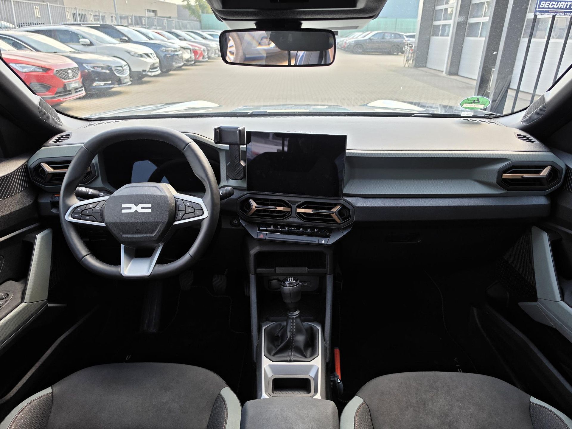 Dacia Bigster met kenteken JFZ-50-N – interieur