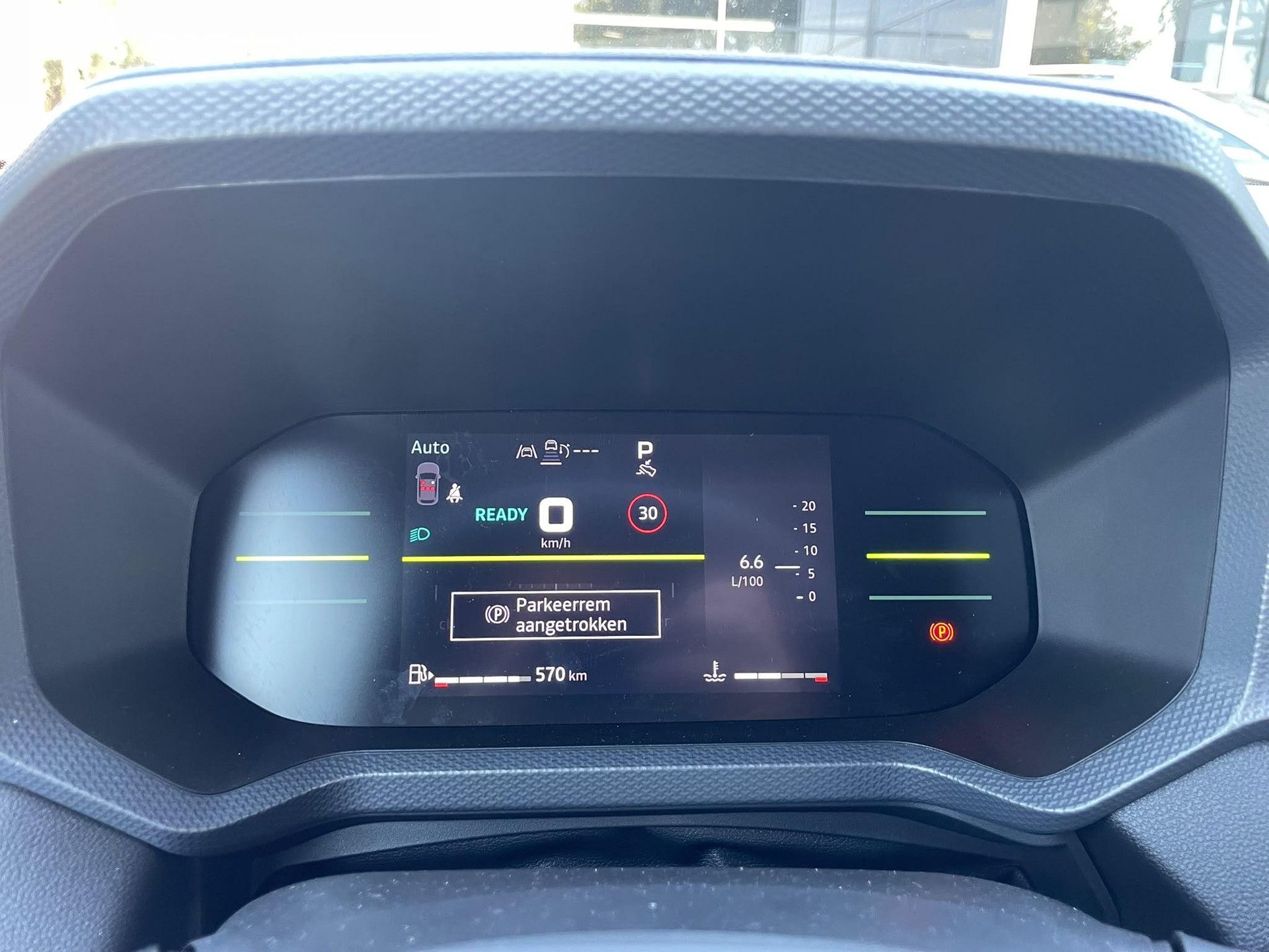Dacia Duster met kenteken KJH-86-V – interieur