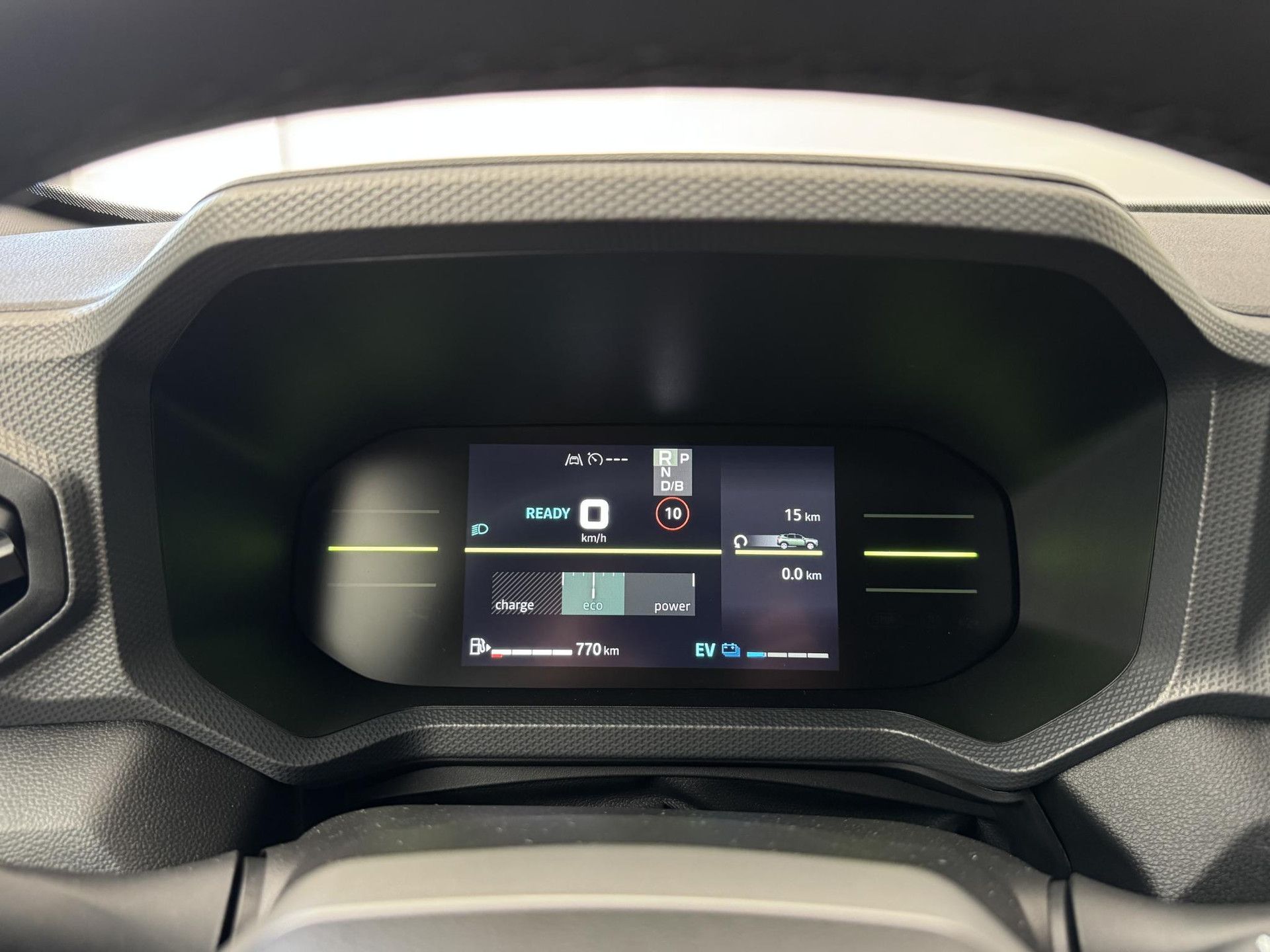 Dacia Duster met kenteken KRF-64-Z – interieur