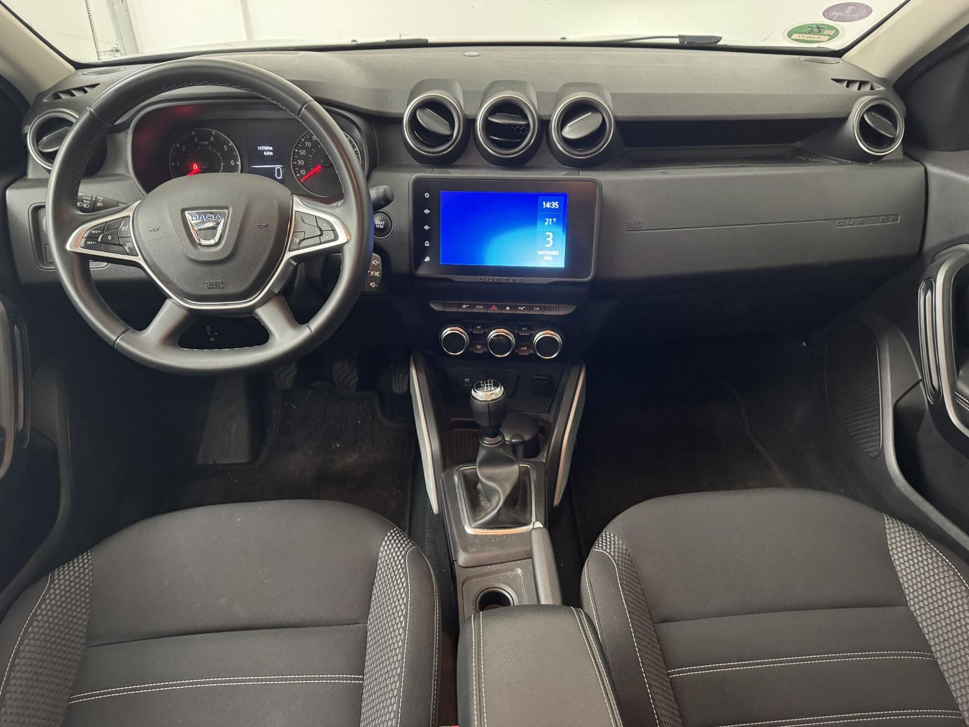 Dacia Duster met kenteken R-660-FJ – interieur
