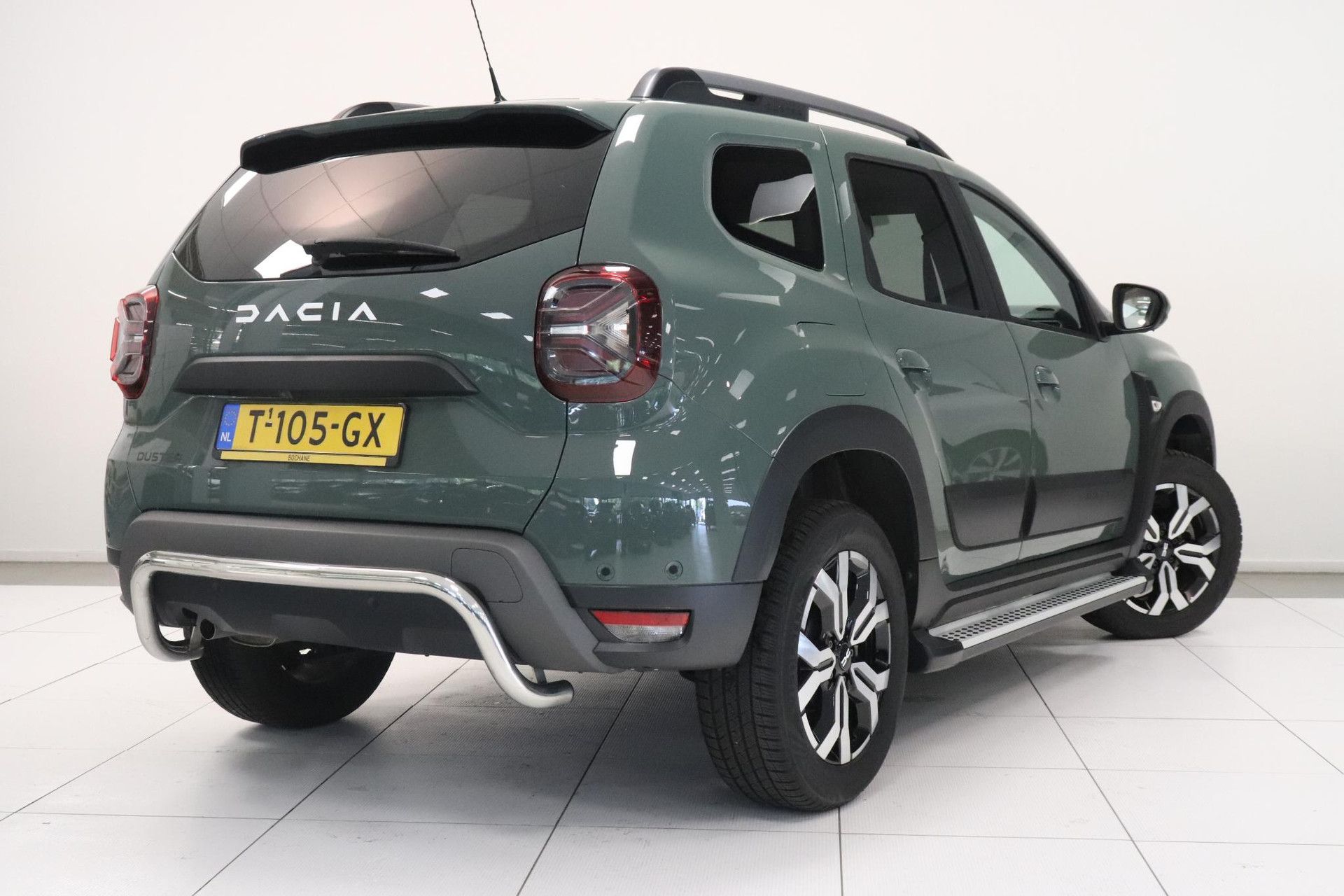 Dacia Duster met kenteken T-105-GX – achteraanzicht
