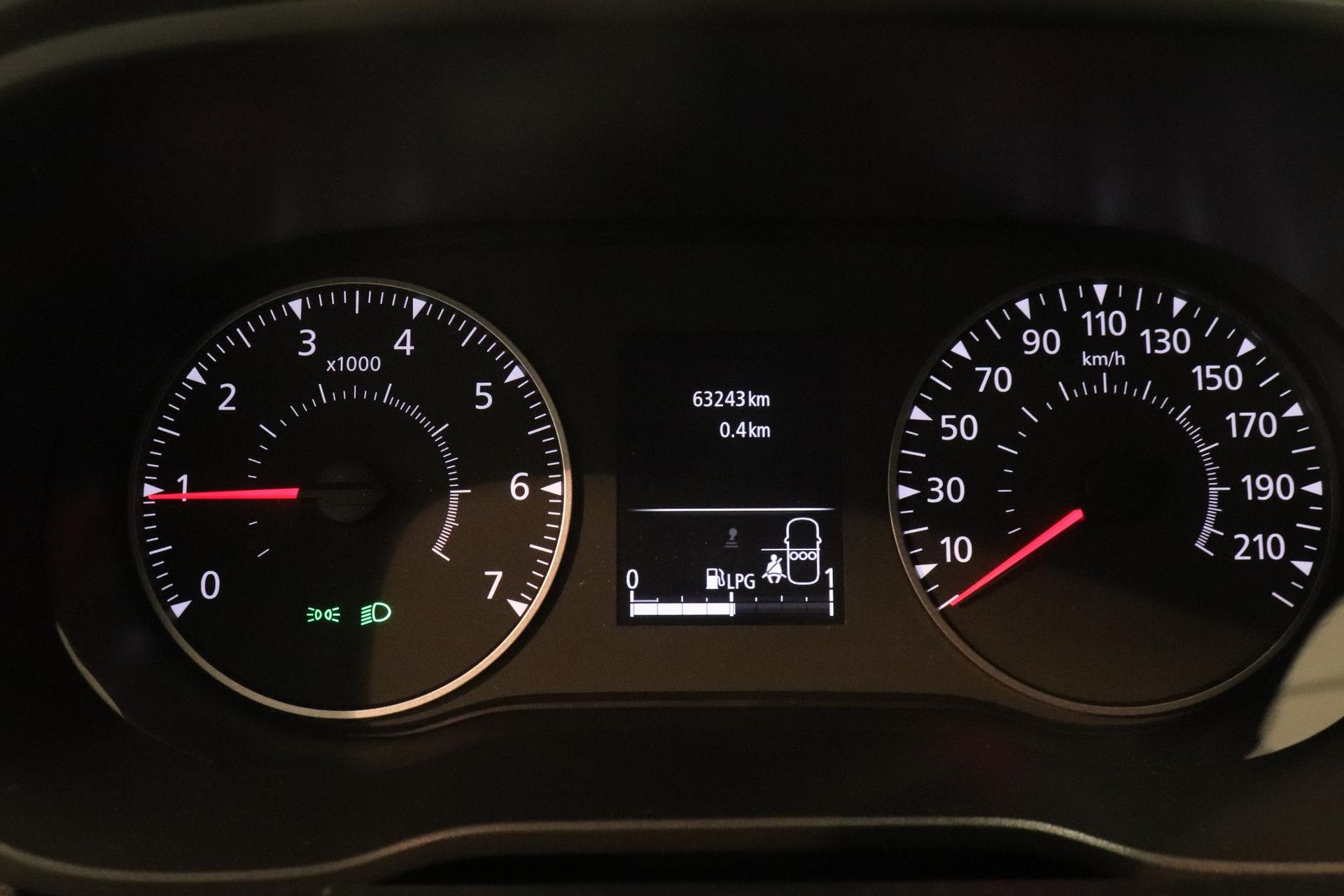 Dacia Duster met kenteken T-105-GX – dashboard