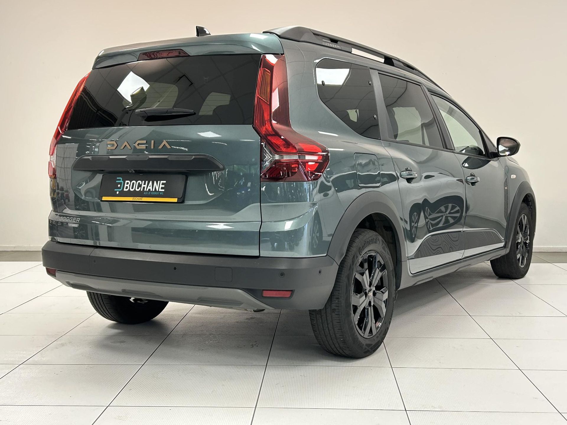 Dacia Jogger met kenteken KTP-82-H – achteraanzicht