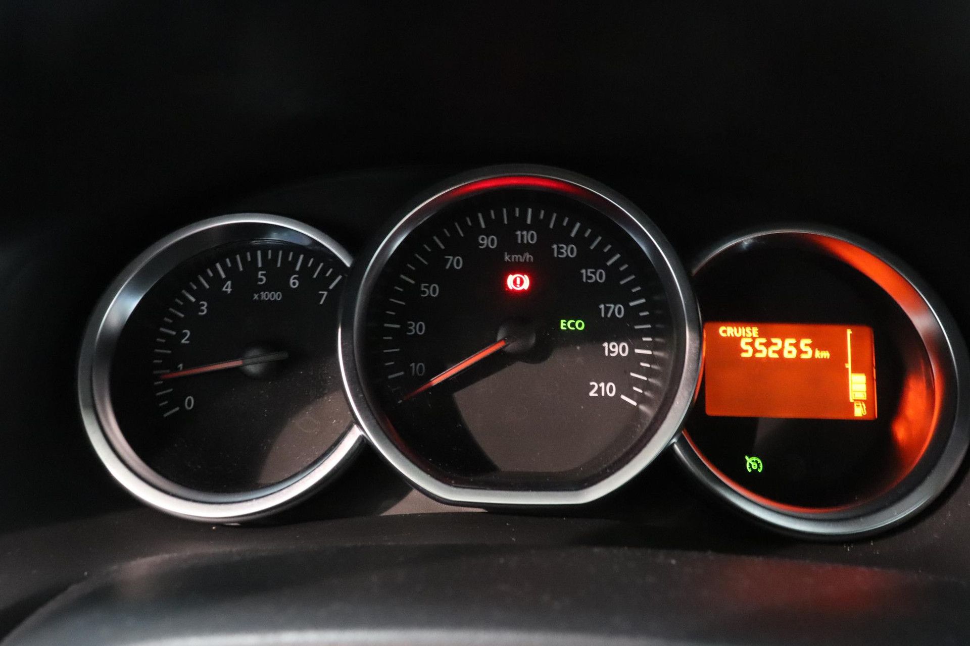 Dacia Sandero met kenteken G-420-VS – dashboard
