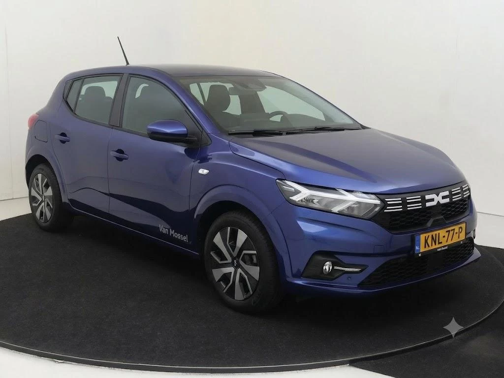 Dacia Sandero met kenteken KNL-77-P – autofoto 5